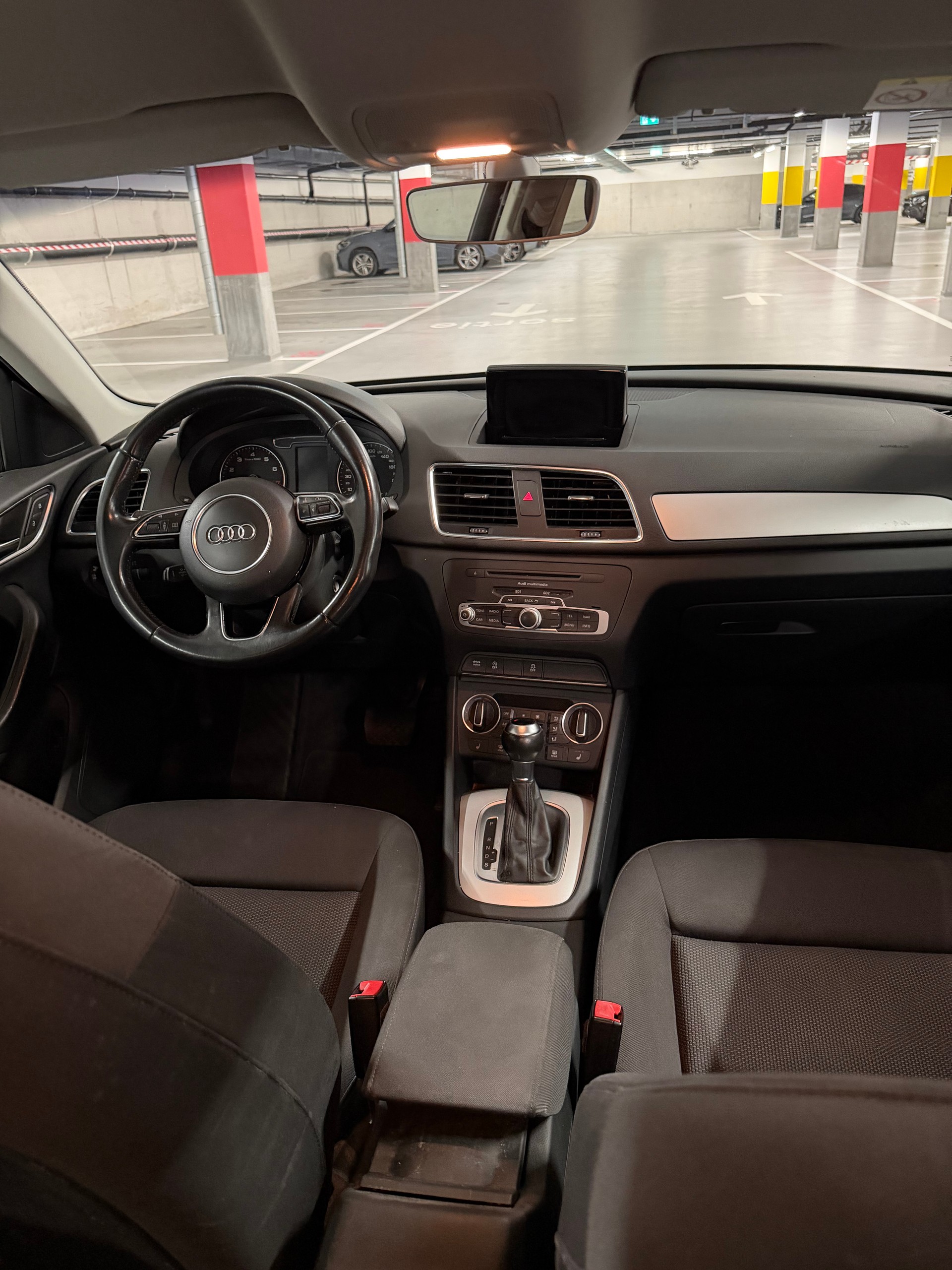 AUDI Q3 1.4 TFSI design S-tronic-image-10