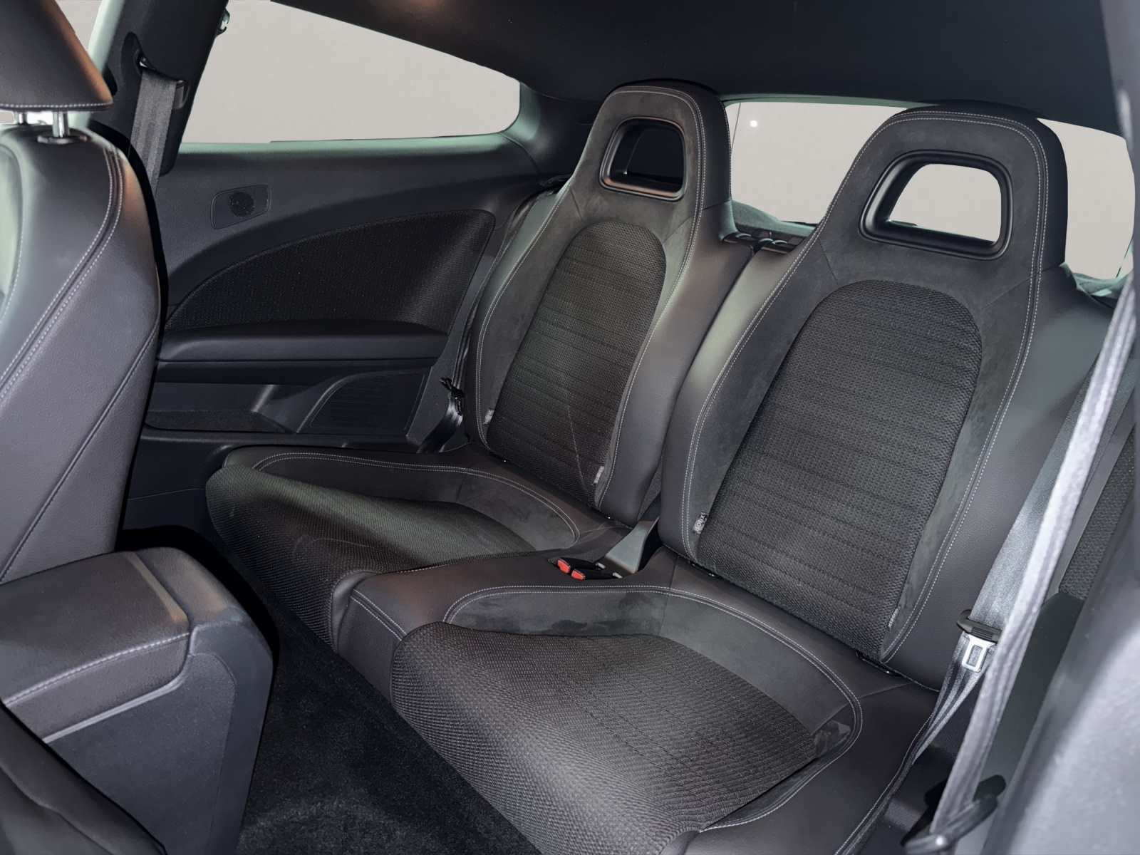 VW Scirocco 2.0 TSI DSG-image-10