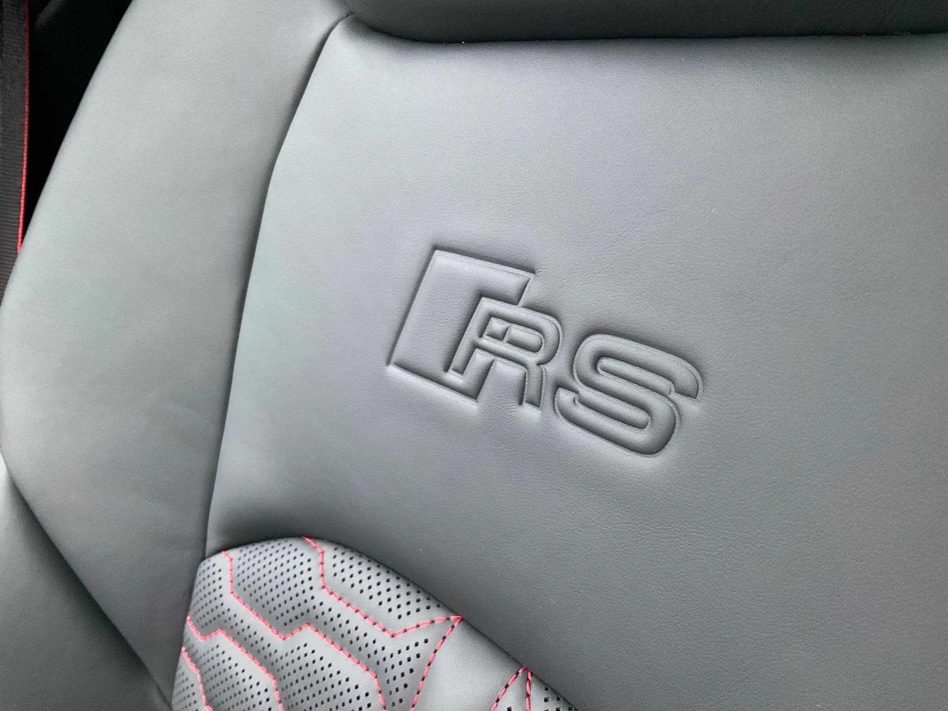 AUDI RS6 Avant 4.0 TFSI V8 quattro ***NEUPREIS 190'900 SFR***-image-14