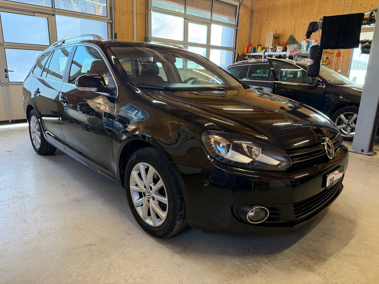 VW Golf Variant 1.6 TDI Team 4Motion-image-2