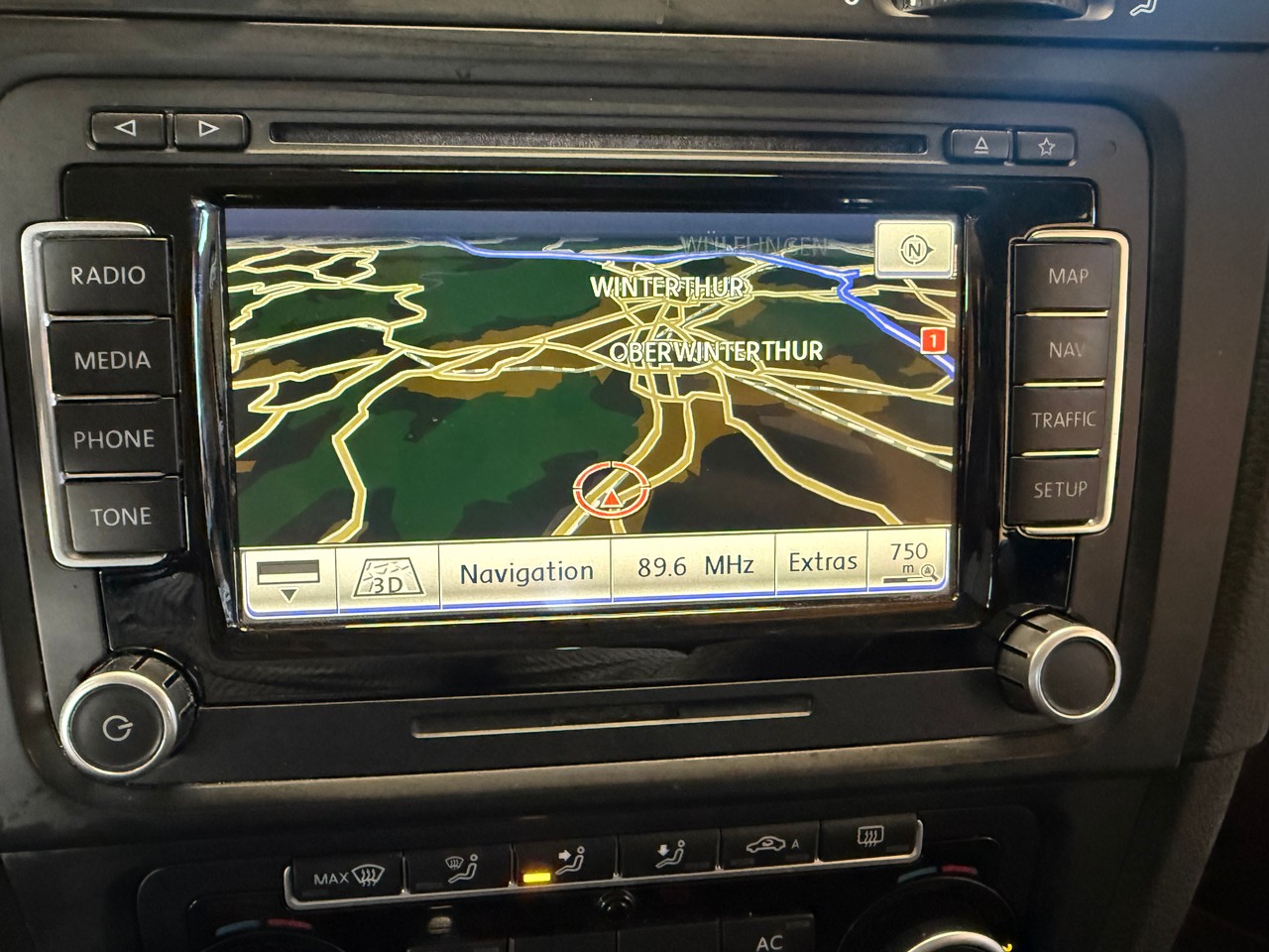 VW Golf Variant 1.6 TDI Team 4Motion-image-13