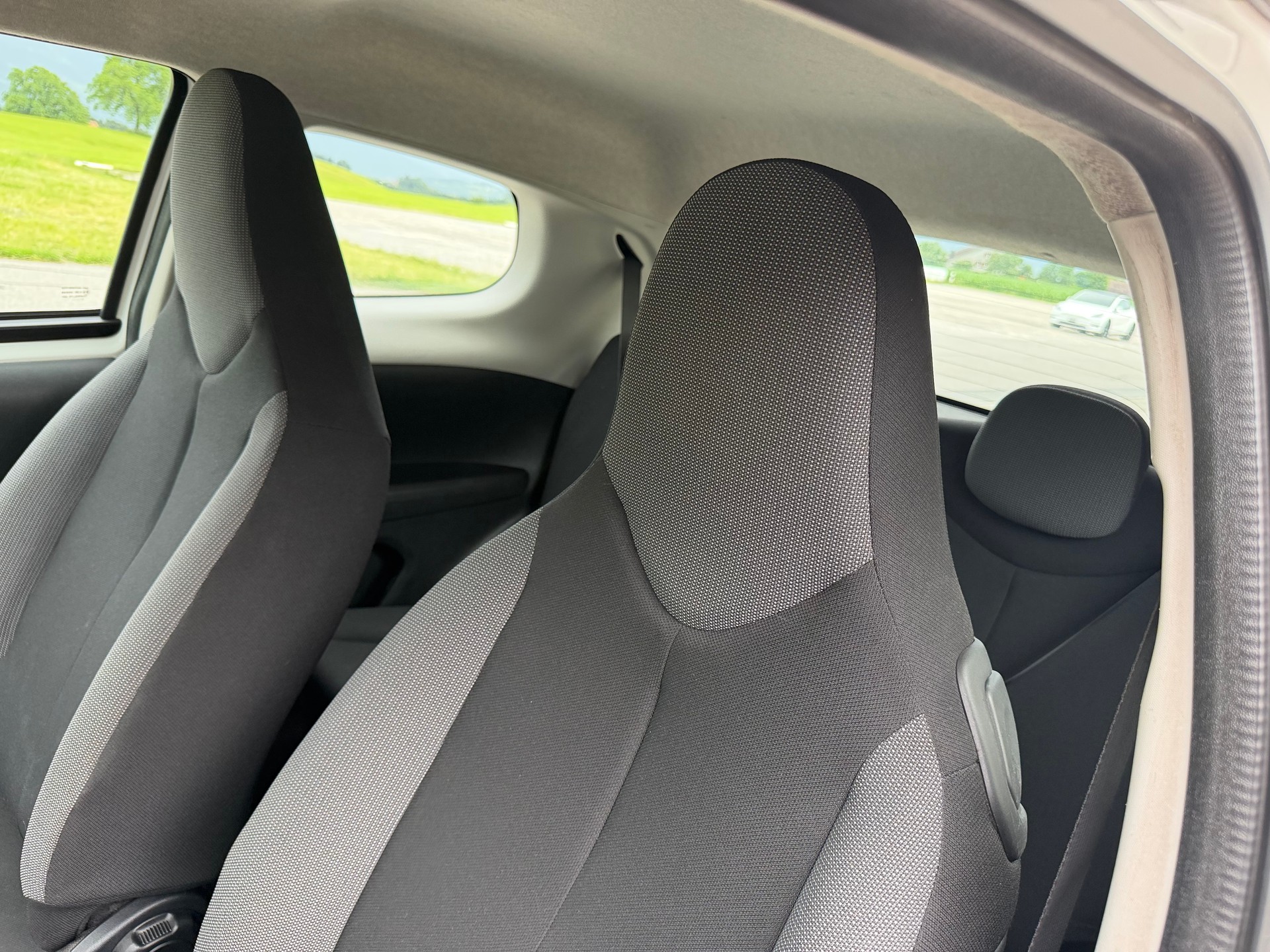 PEUGEOT 108 1.0 VTi Access-image-9