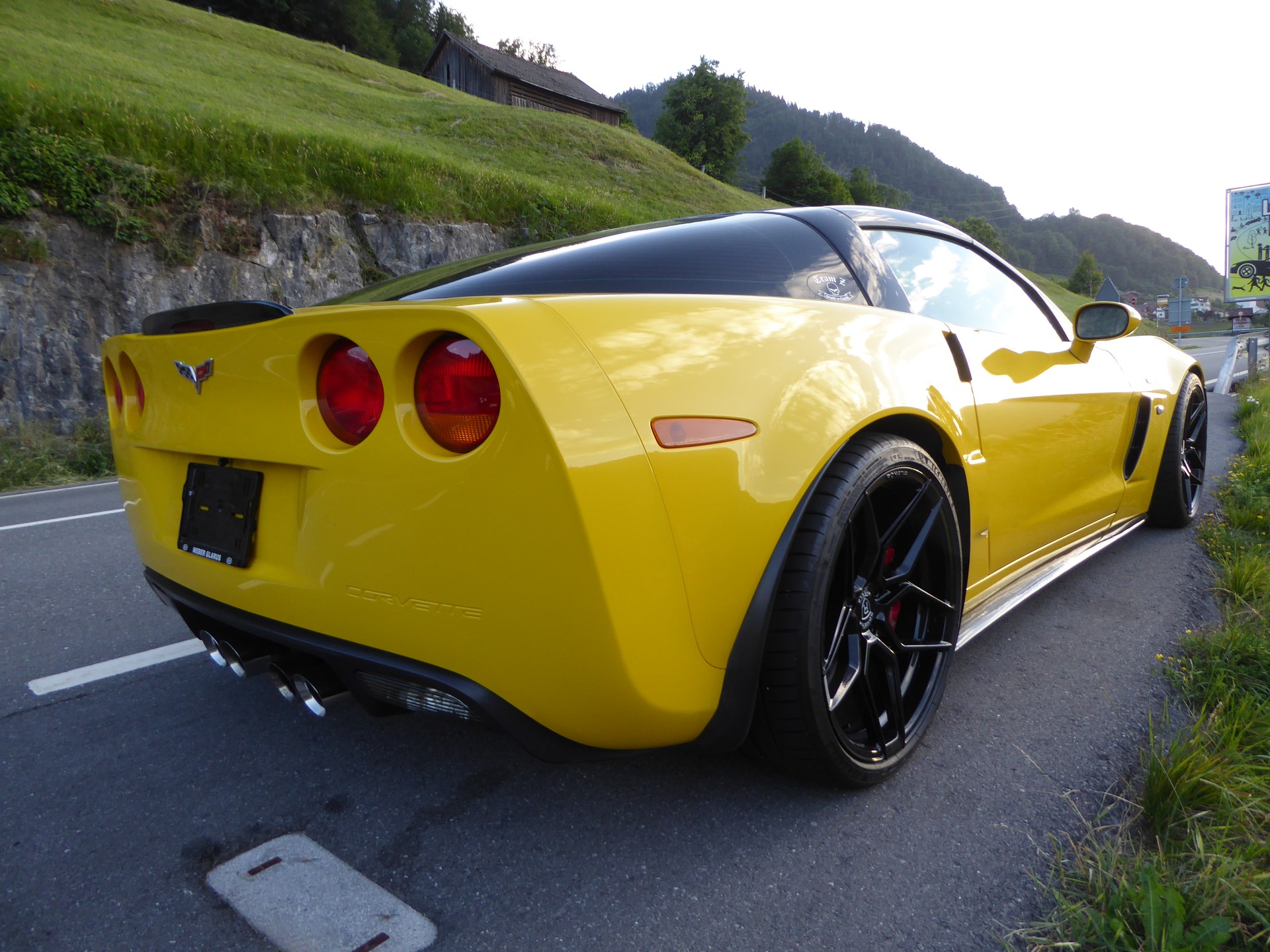CHEVROLET Z06-image-2