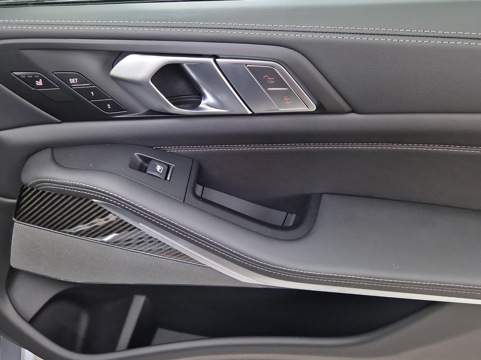 BMW X7 40d xDrive-image-15