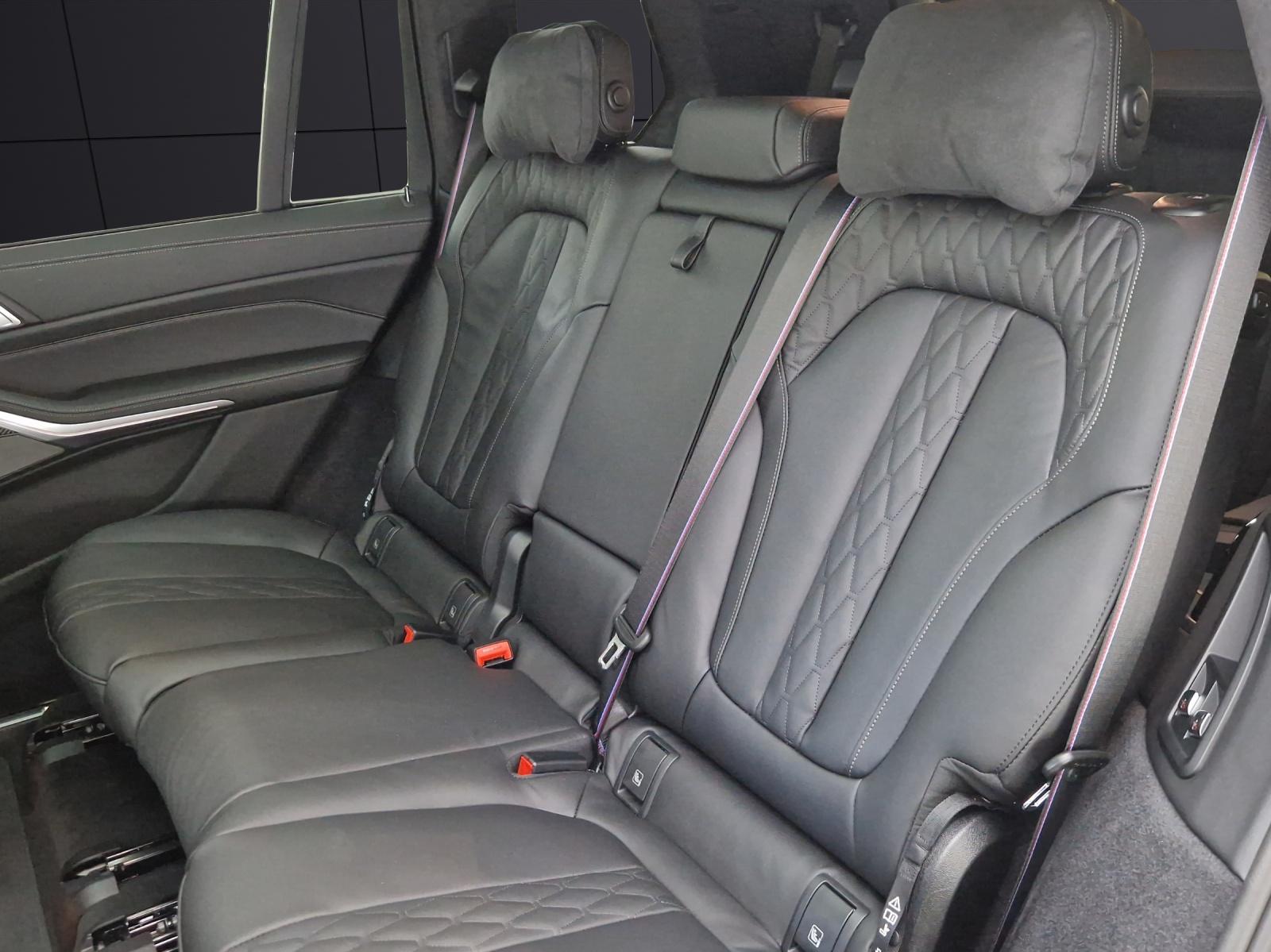 BMW X7 40d xDrive-image-11