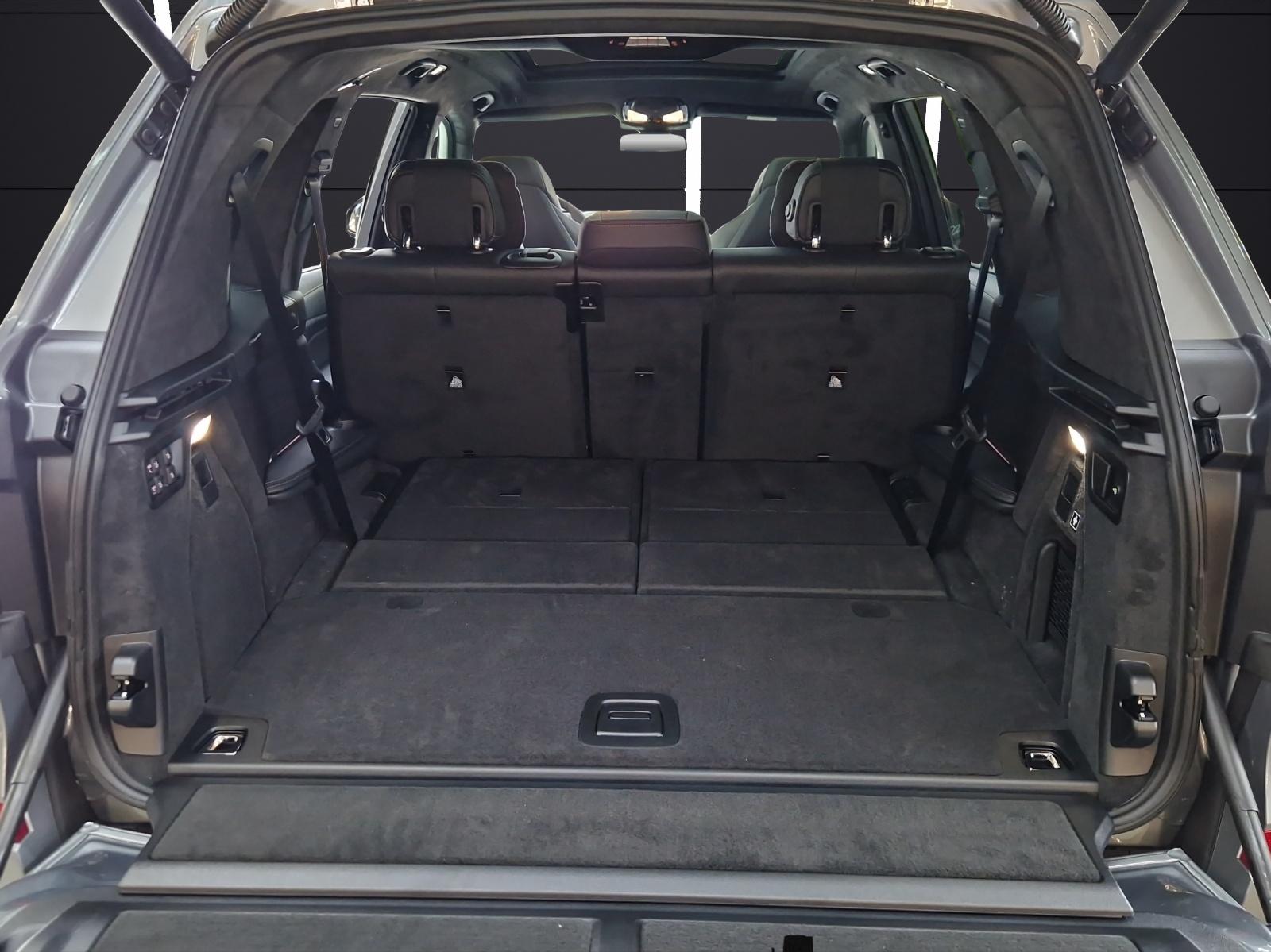 BMW X7 40d xDrive-image-12