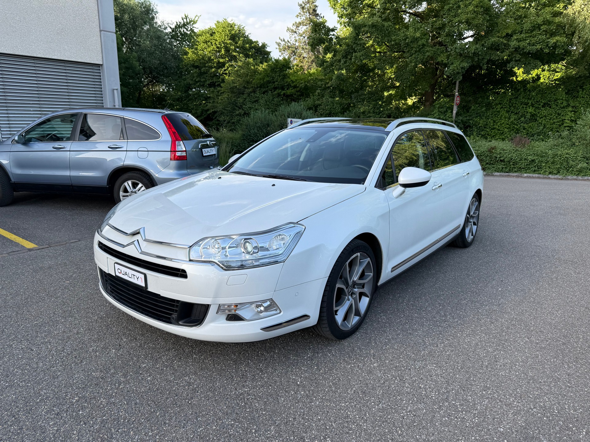 CITROEN C5 Tourer 1.6 Turbo Exclusive Automatic-image-0