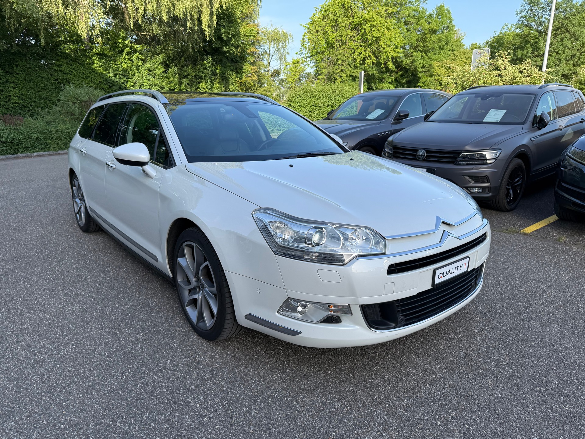CITROEN C5 Tourer 1.6 Turbo Exclusive Automatic-image-2