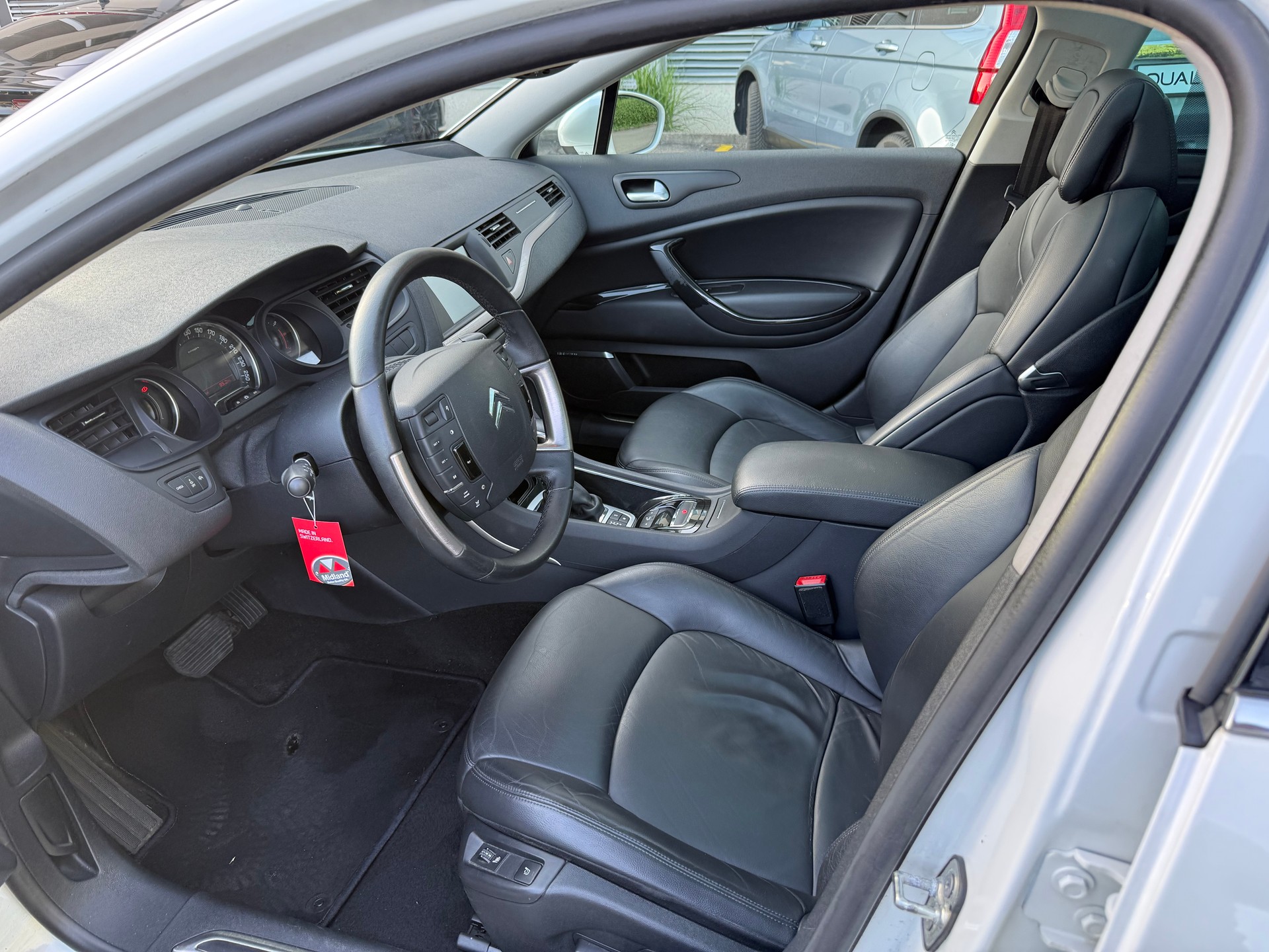 CITROEN C5 Tourer 1.6 Turbo Exclusive Automatic-image-6