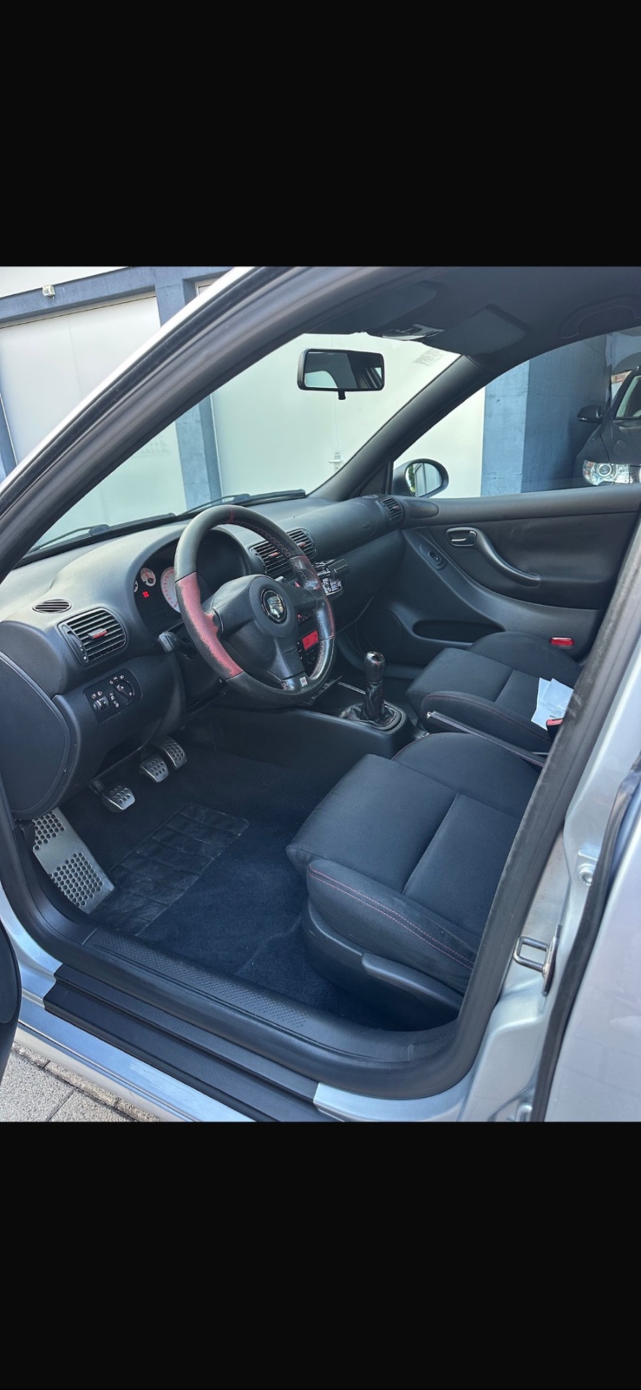 SEAT 1.8 20VT 225 Cupra R-image-4