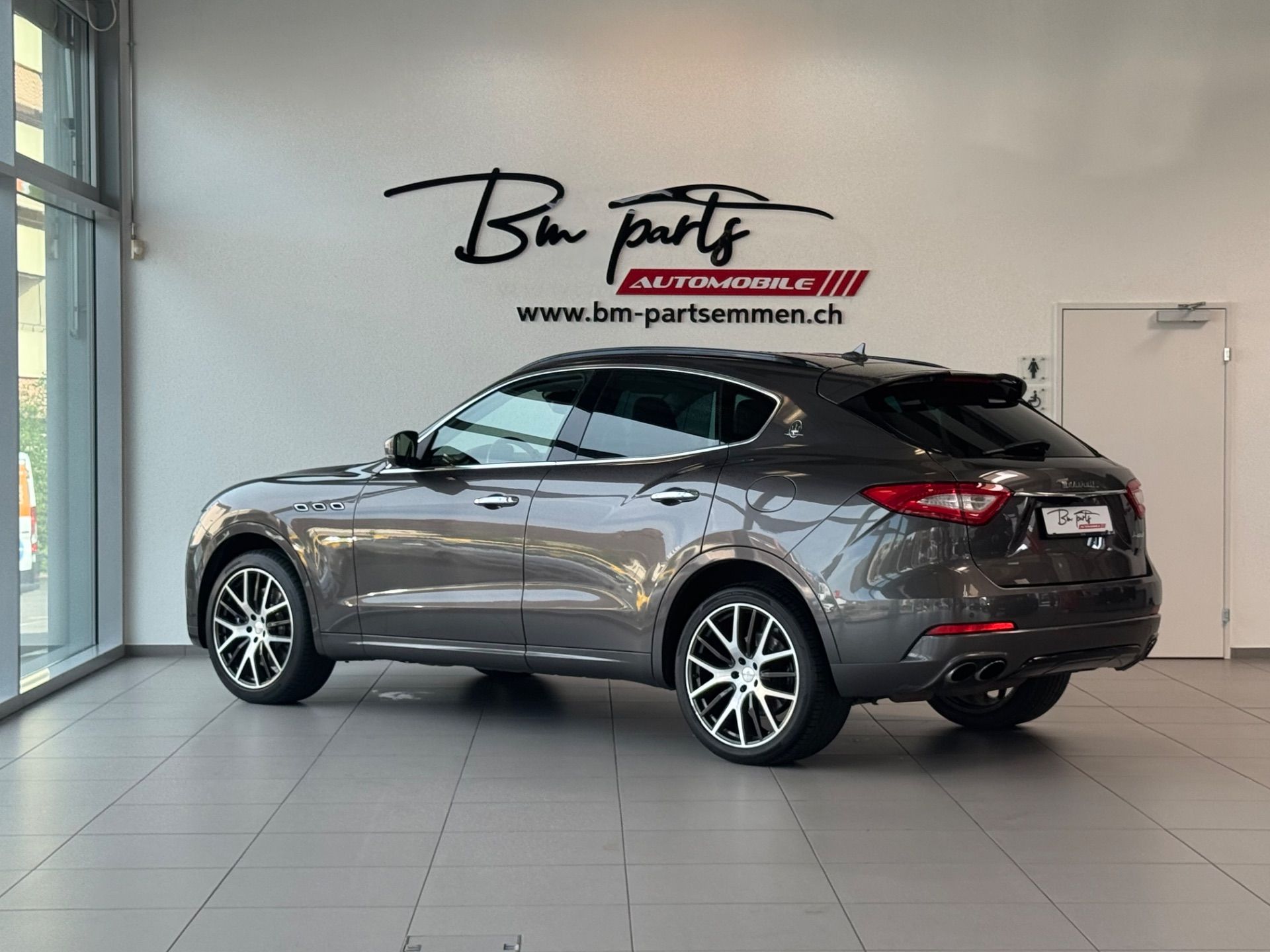 MASERATI Levante S 3.0 V6 Automatica-image-3