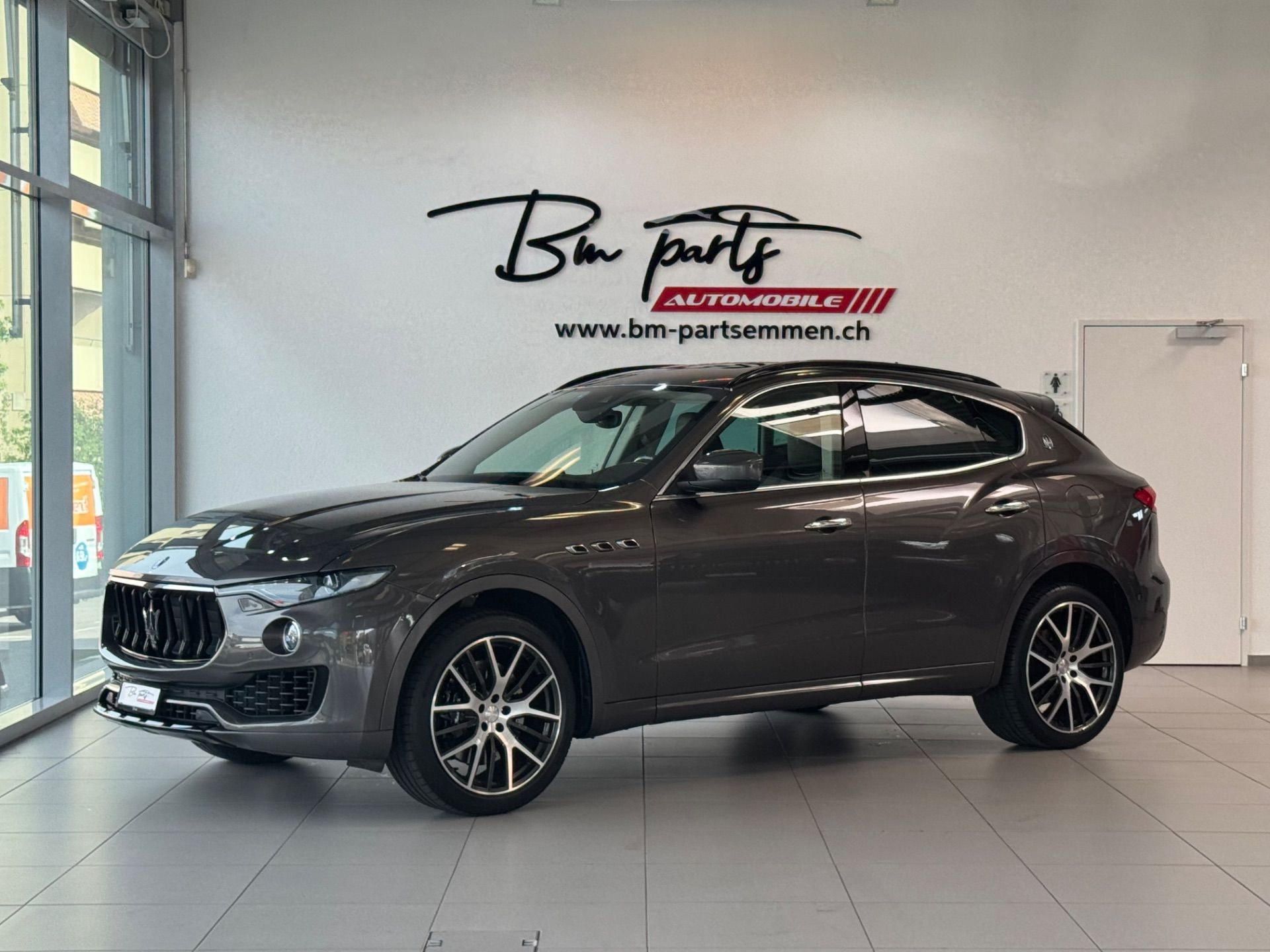 MASERATI Levante S 3.0 V6 Automatica-image-1