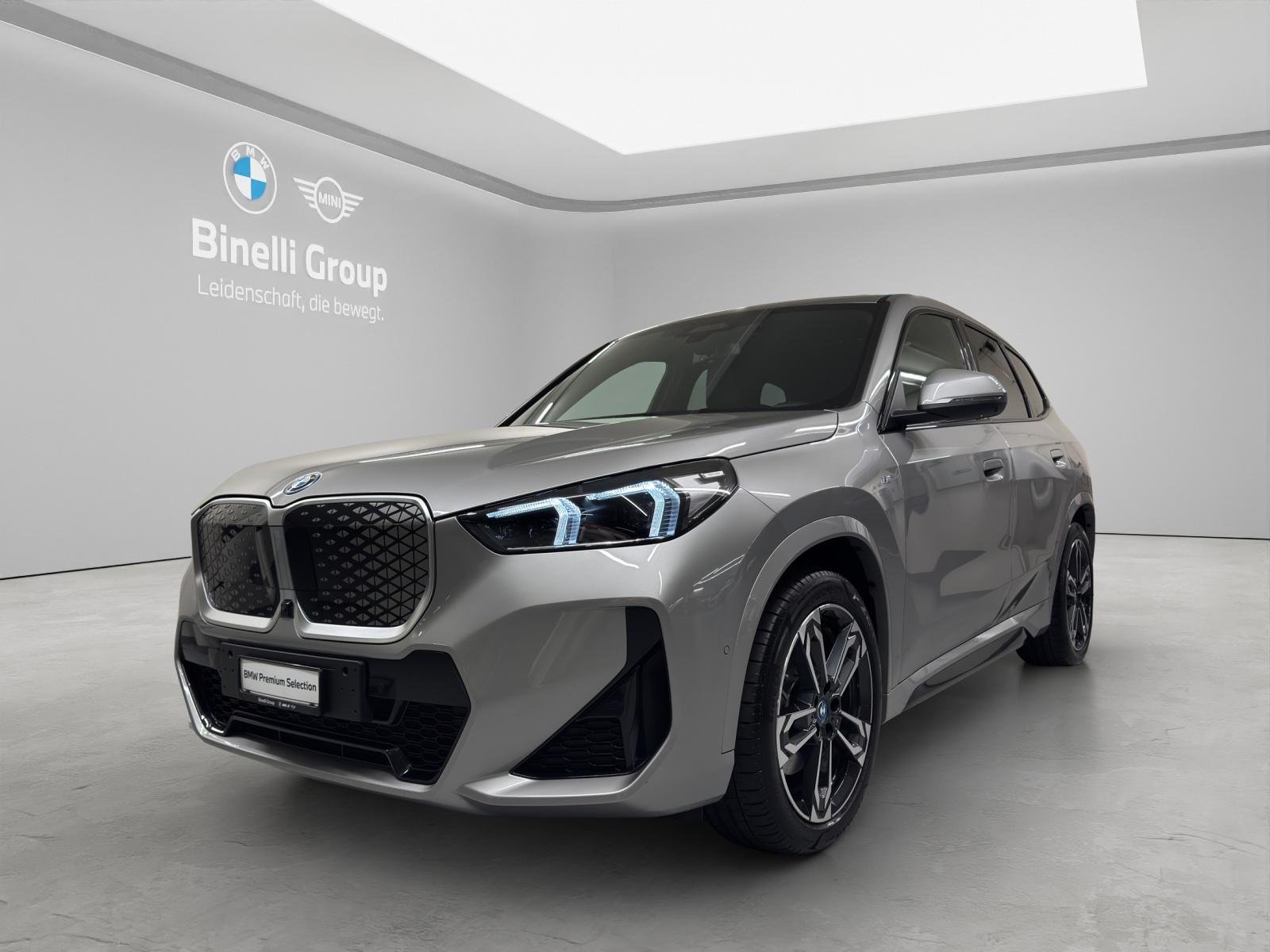 BMW iX1 30 xDrive-image-0