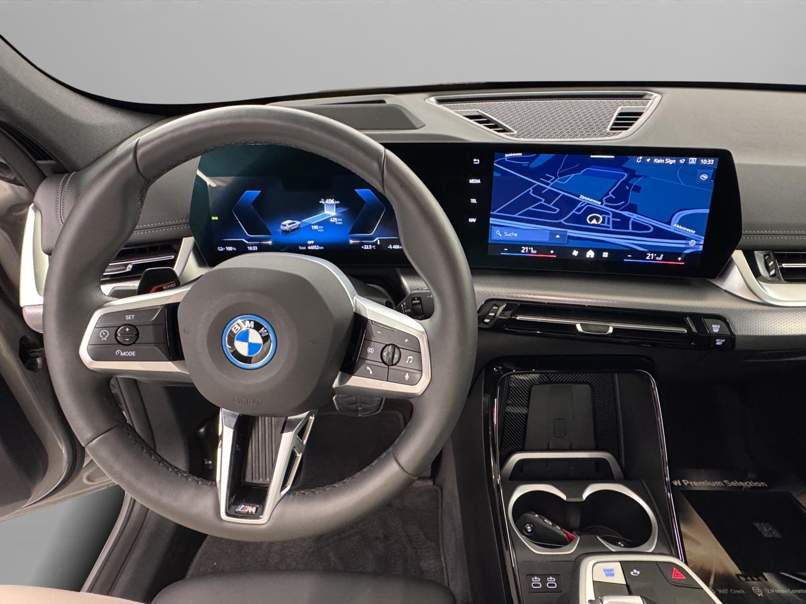 BMW iX1 30 xDrive-image-18