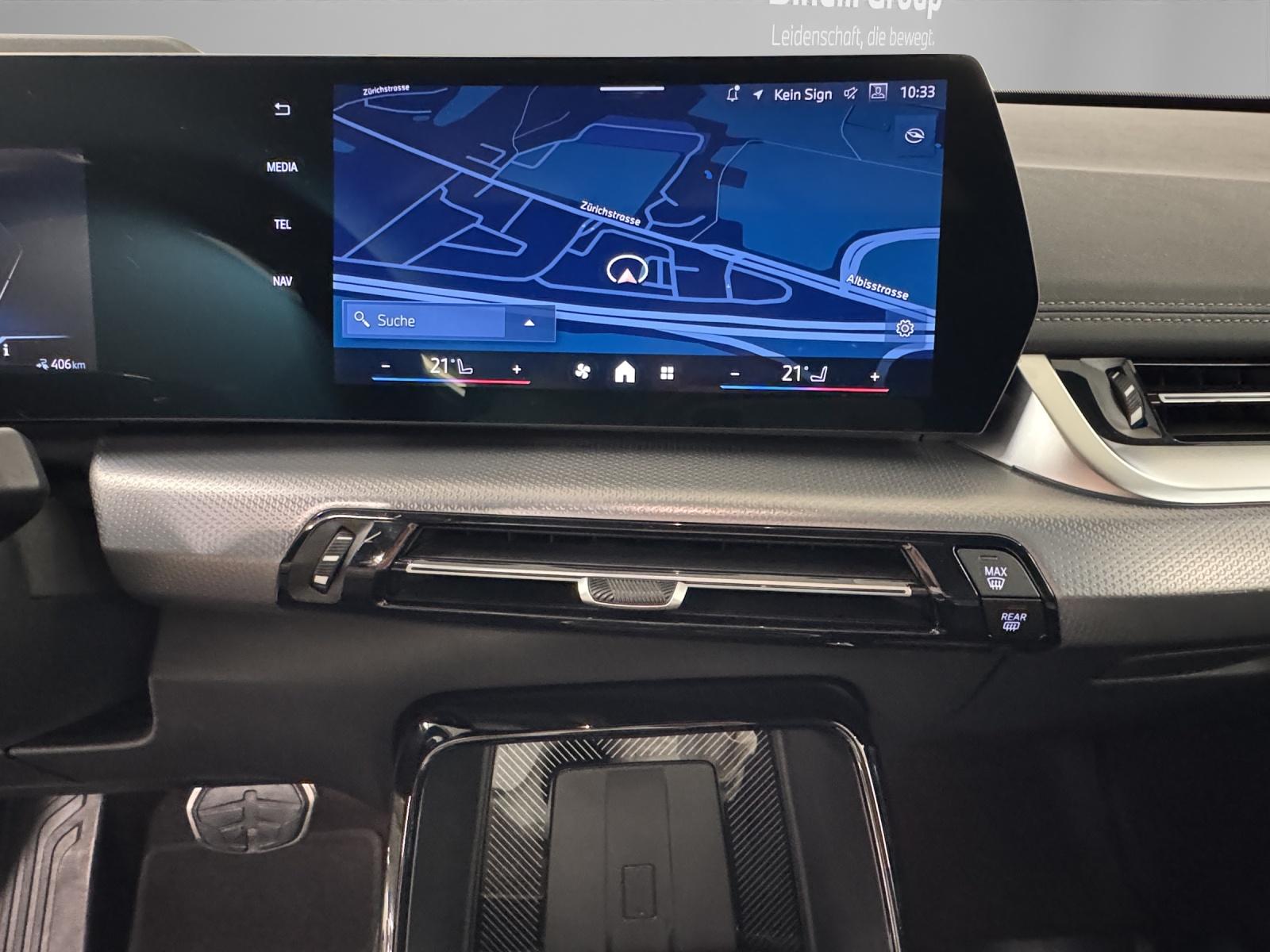 BMW iX1 30 xDrive-image-17