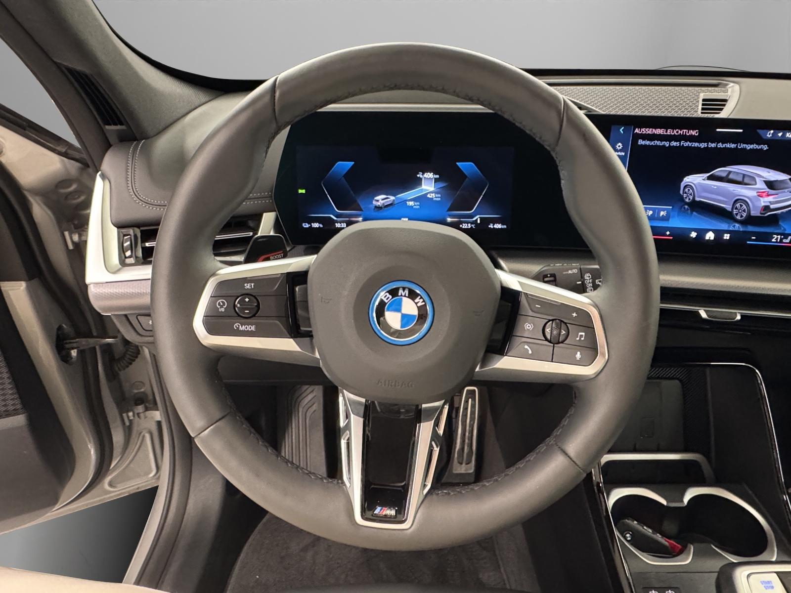 BMW iX1 30 xDrive-image-15