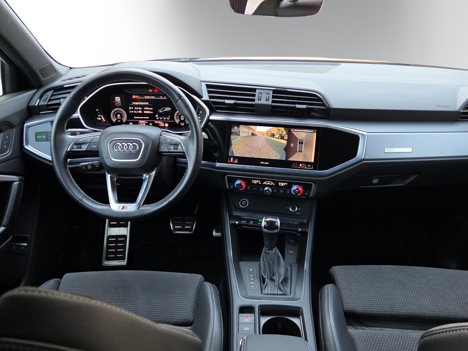AUDI Q3 Sportback 45 TFSI e S line S-tronic-image-10