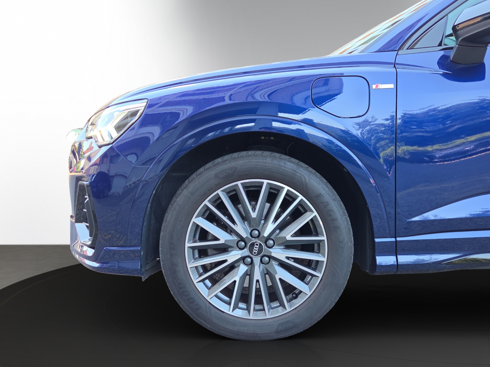 AUDI Q3 Sportback 45 TFSI e S line S-tronic-image-3