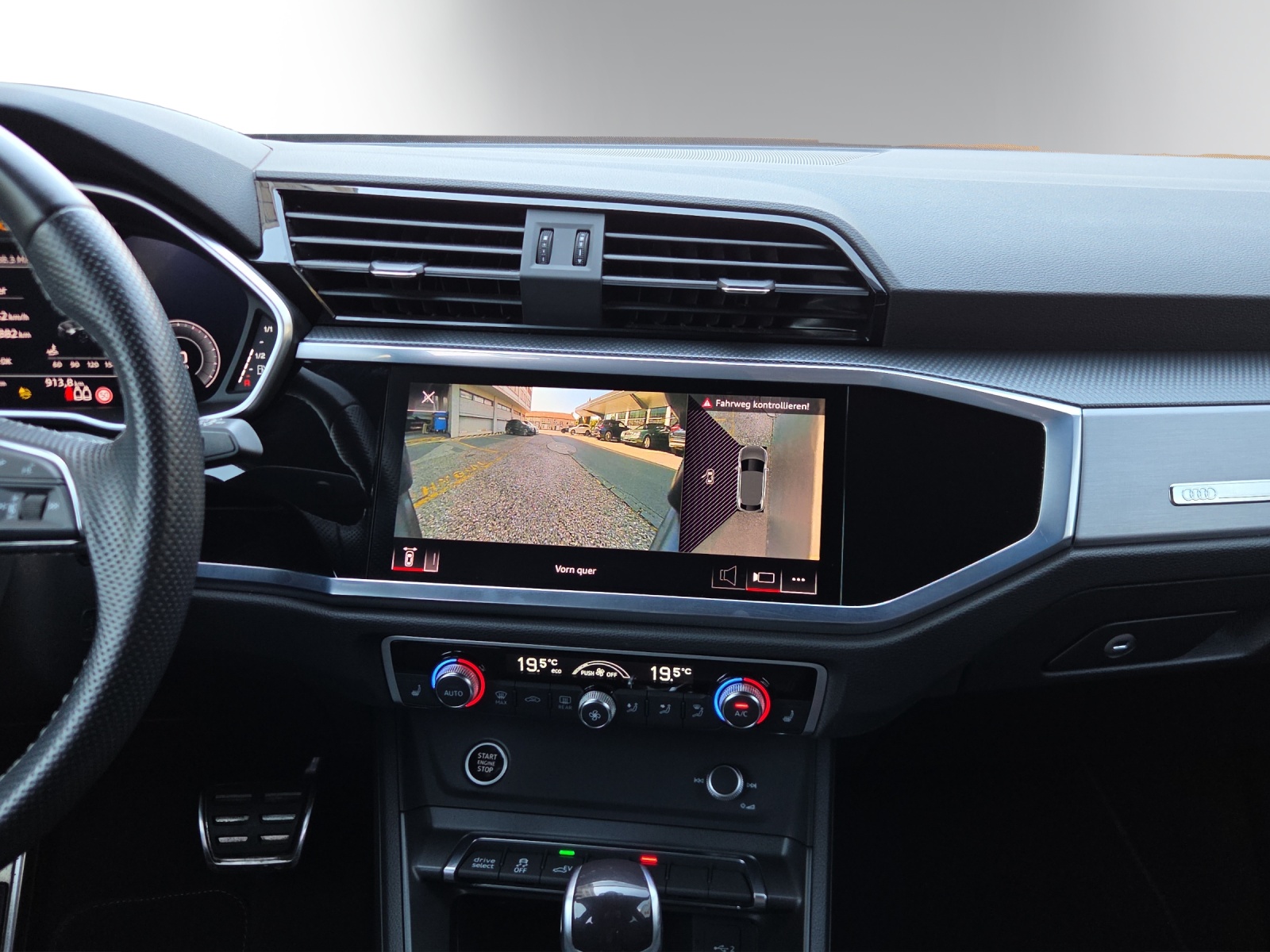 AUDI Q3 Sportback 45 TFSI e S line S-tronic-image-12