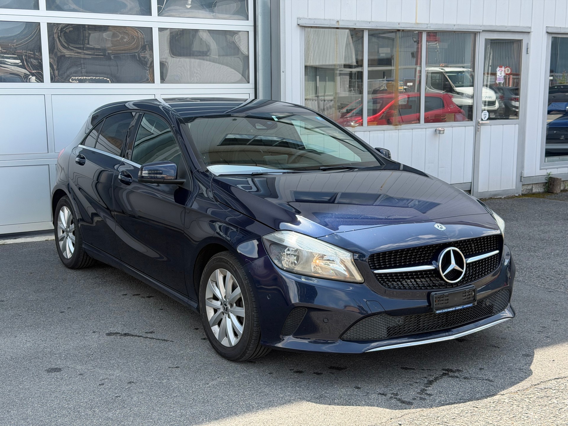MERCEDES-BENZ A 180 Style 7G-DCT-image-2