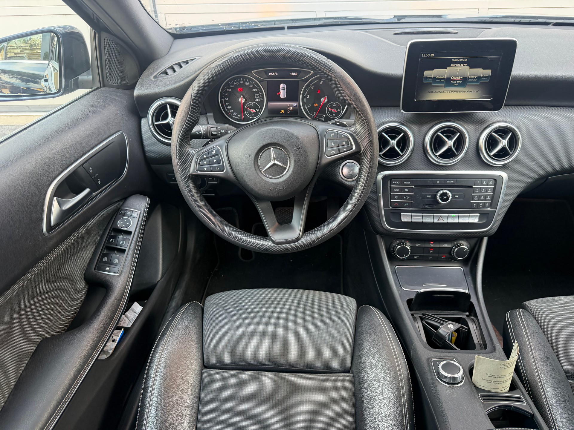 MERCEDES-BENZ A 180 Style 7G-DCT-image-8