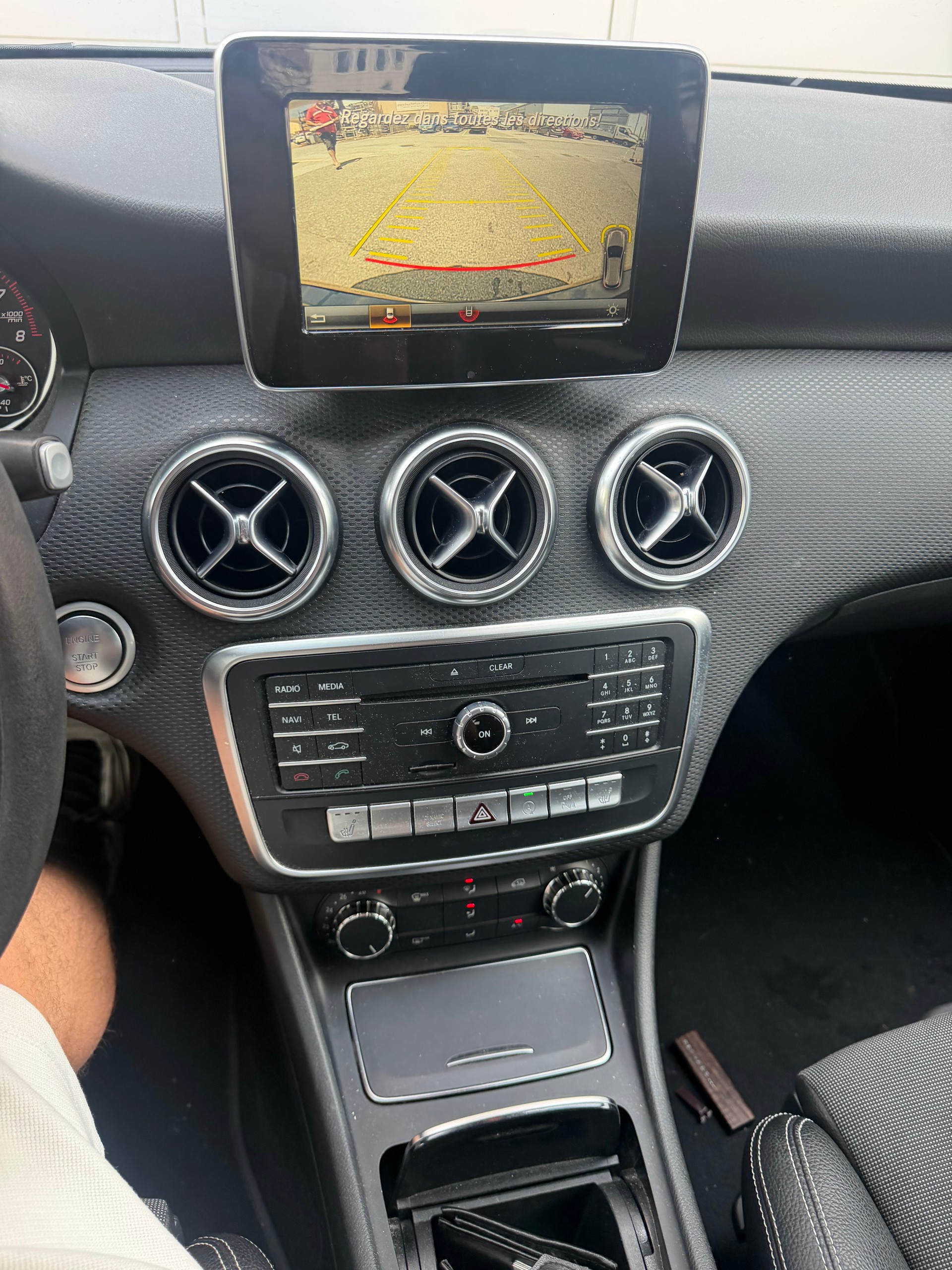 MERCEDES-BENZ A 180 Style 7G-DCT-image-9