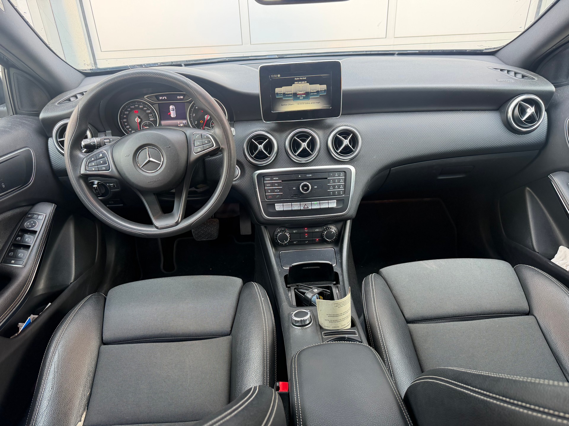 MERCEDES-BENZ A 180 Style 7G-DCT-image-7