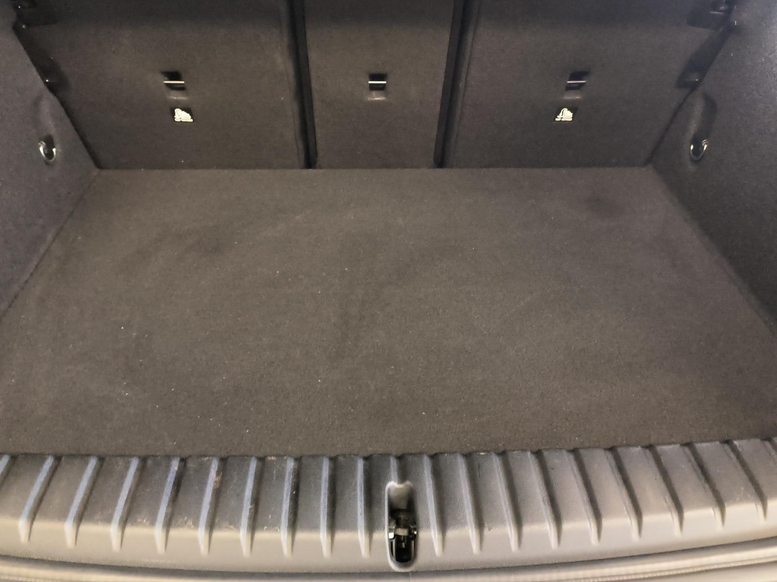 BMW 120d xDrive-image-13
