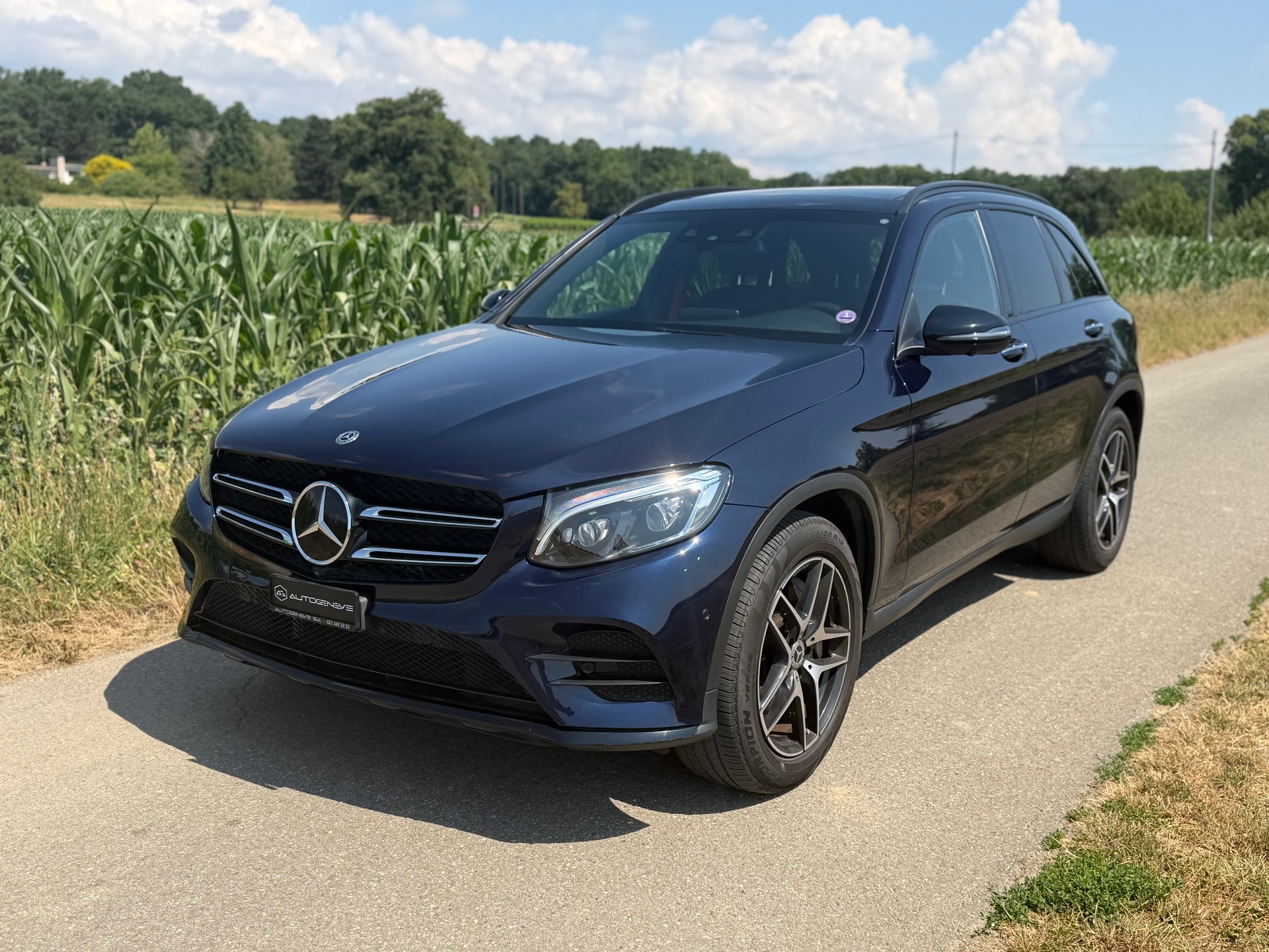 MERCEDES-BENZ GLC 300 4Matic AMG Line 9G-Tronic-image-4