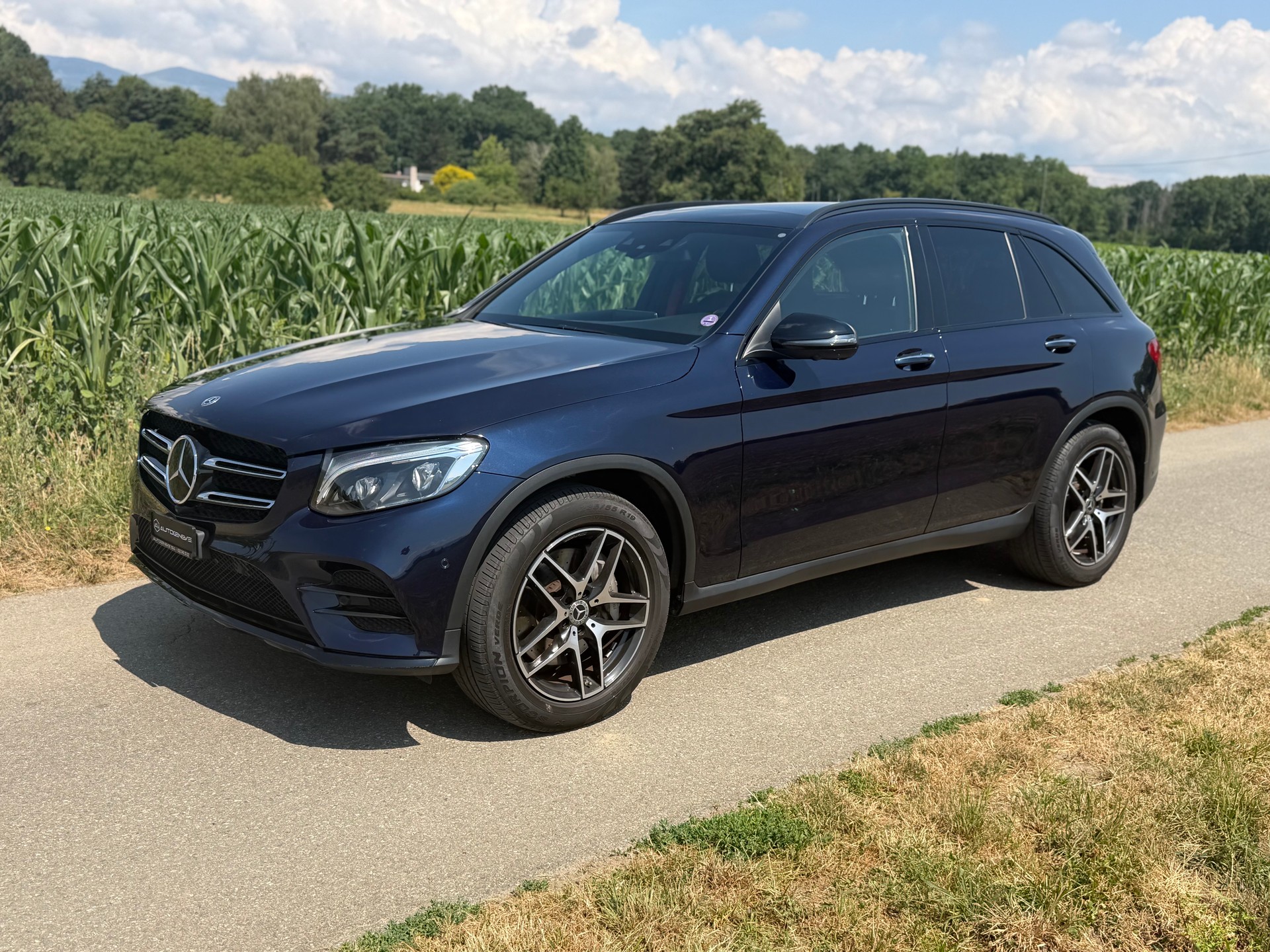 MERCEDES-BENZ GLC 300 4Matic AMG Line 9G-Tronic-image-5