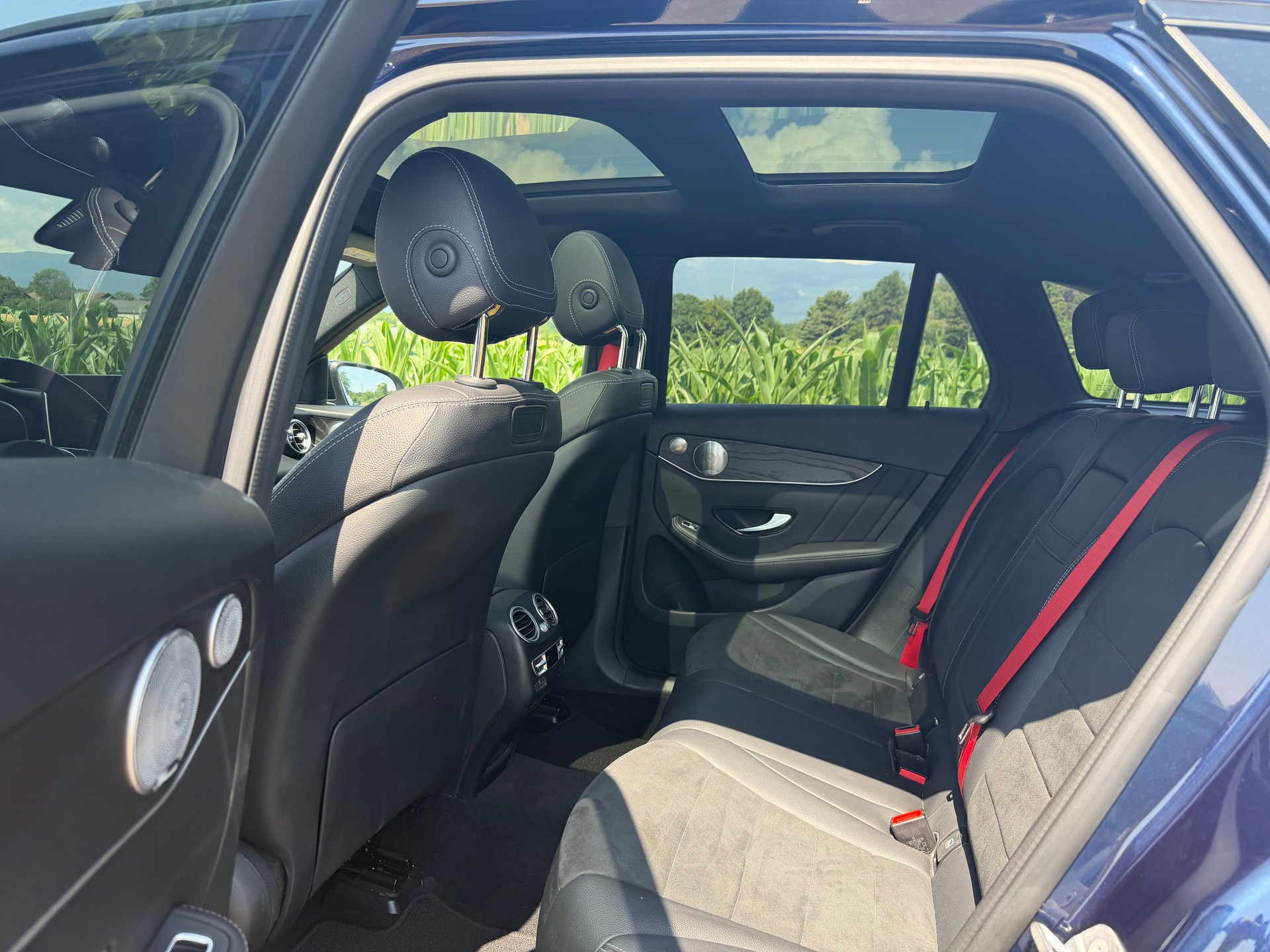MERCEDES-BENZ GLC 300 4Matic AMG Line 9G-Tronic-image-10
