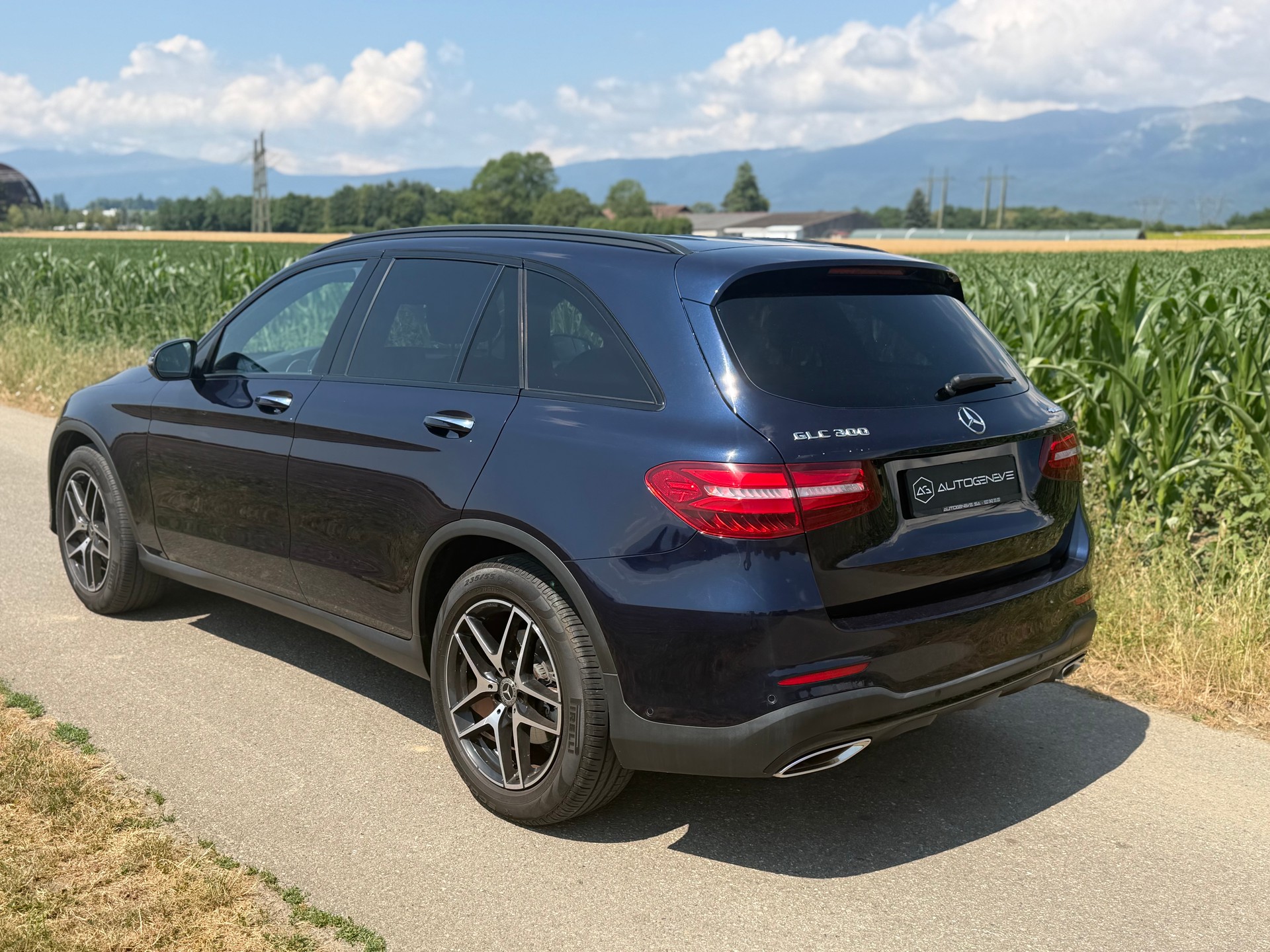 MERCEDES-BENZ GLC 300 4Matic AMG Line 9G-Tronic-image-6