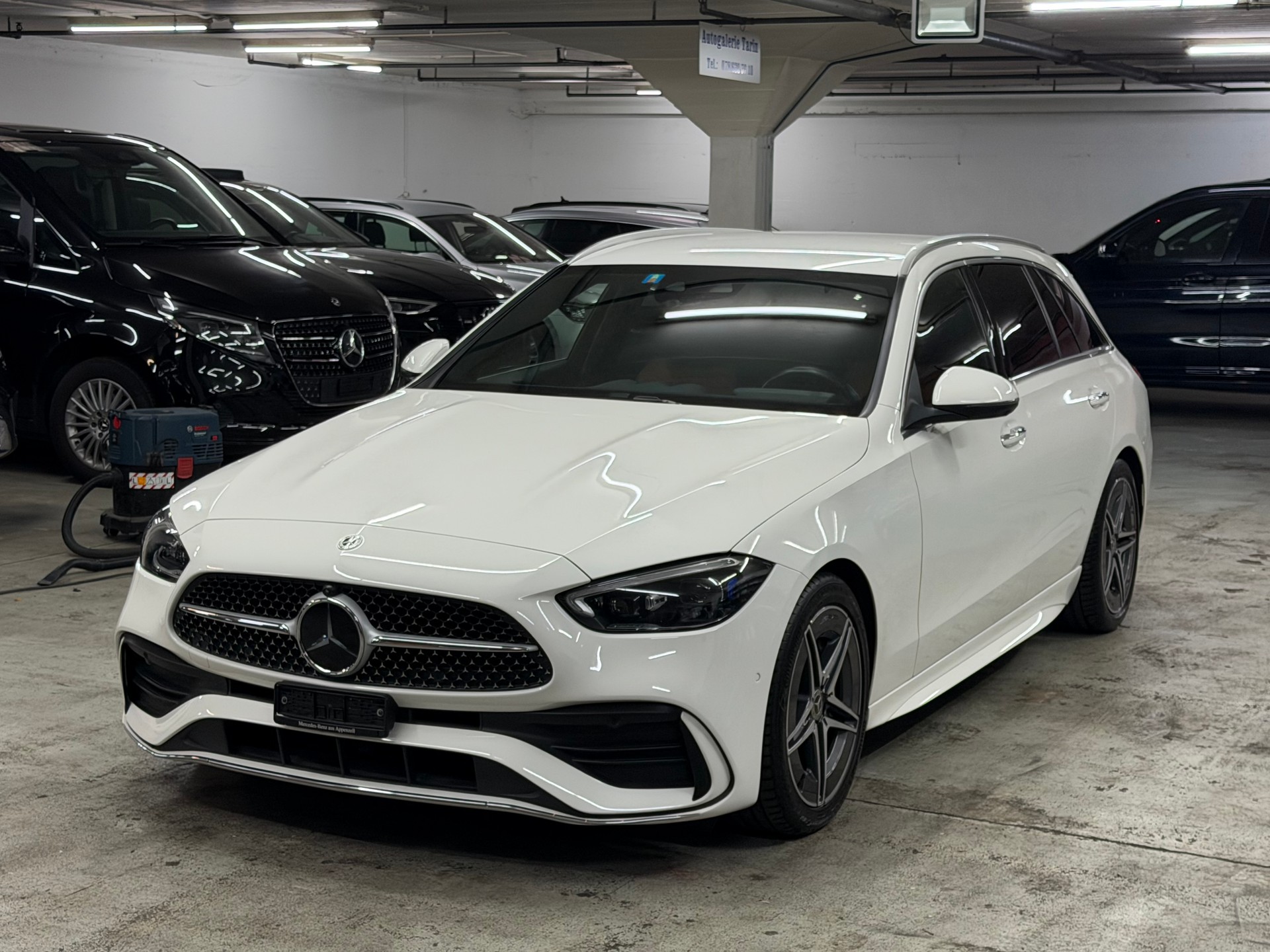 MERCEDES-BENZ C 220 d T 4Matic AMG Line-image-4