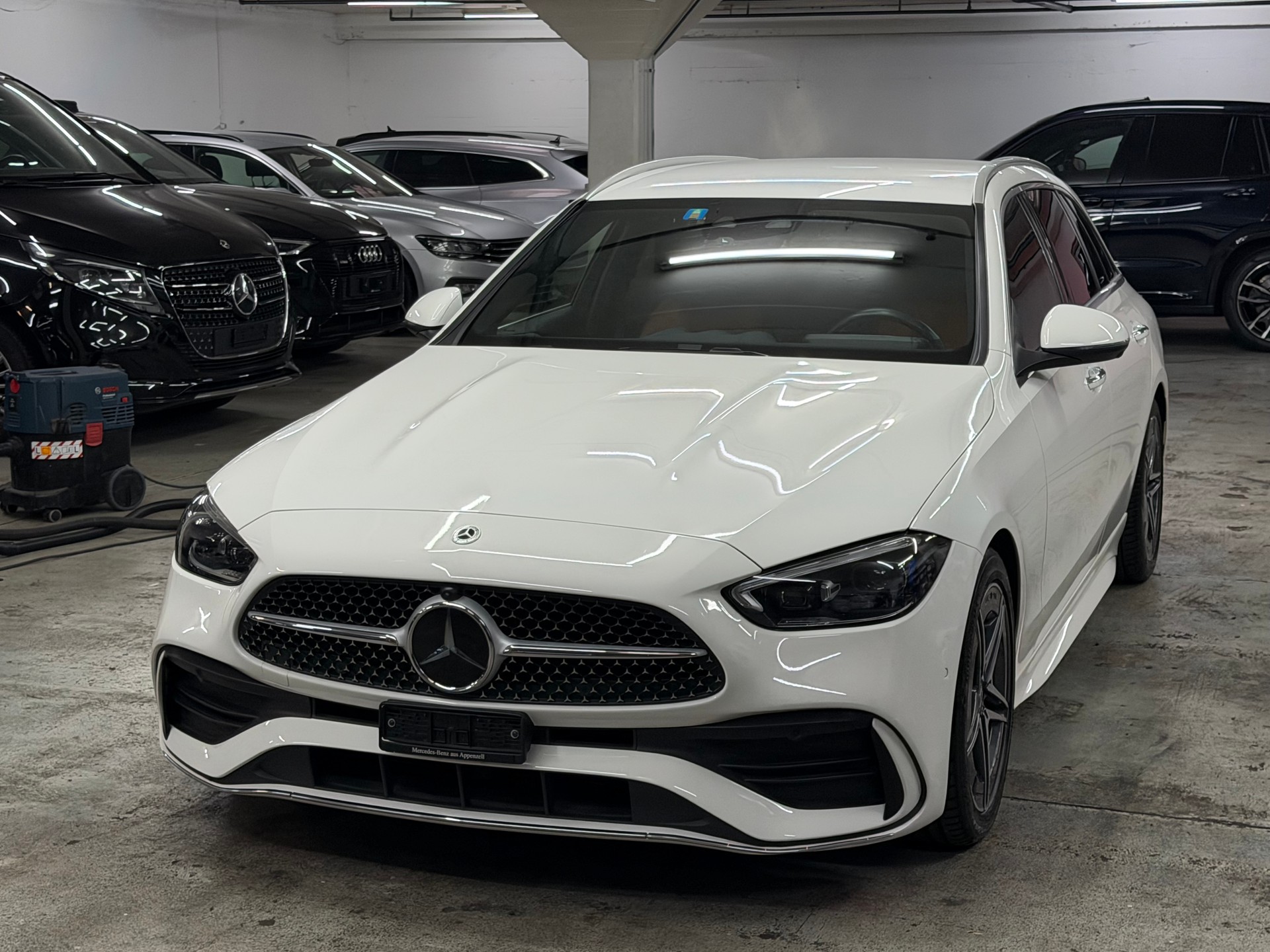 MERCEDES-BENZ C 220 d T 4Matic AMG Line-image-0