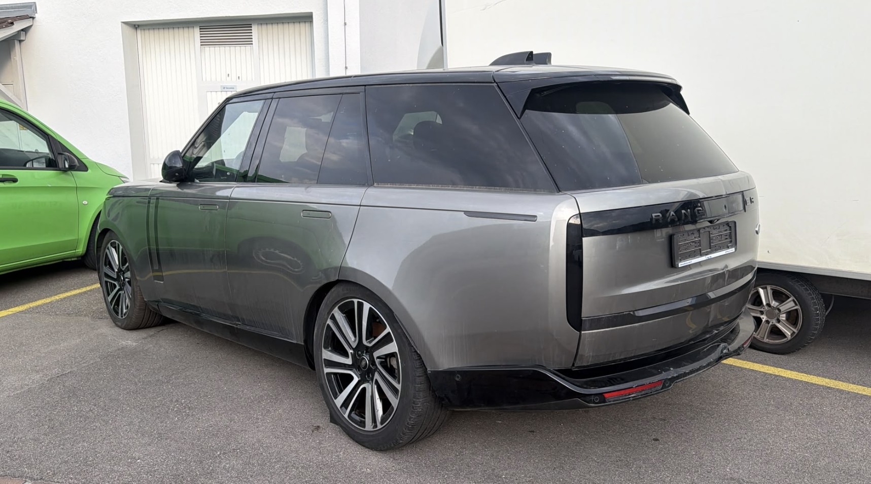 LAND ROVER Range Rover 3.0 D I6 300 HSE-showroom-element-3