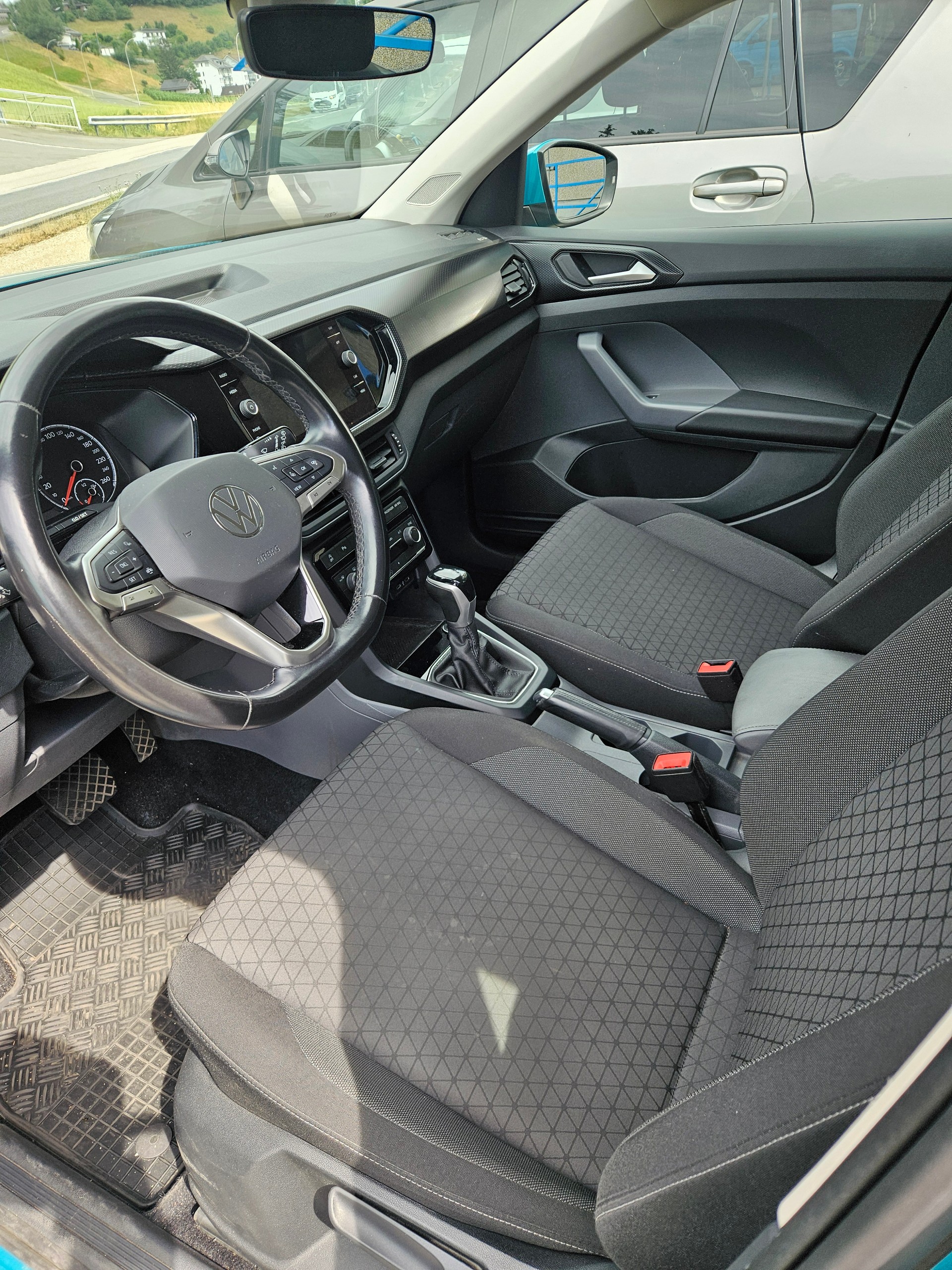 VW T-Cross 1.0 TSI Life DSG-image-6