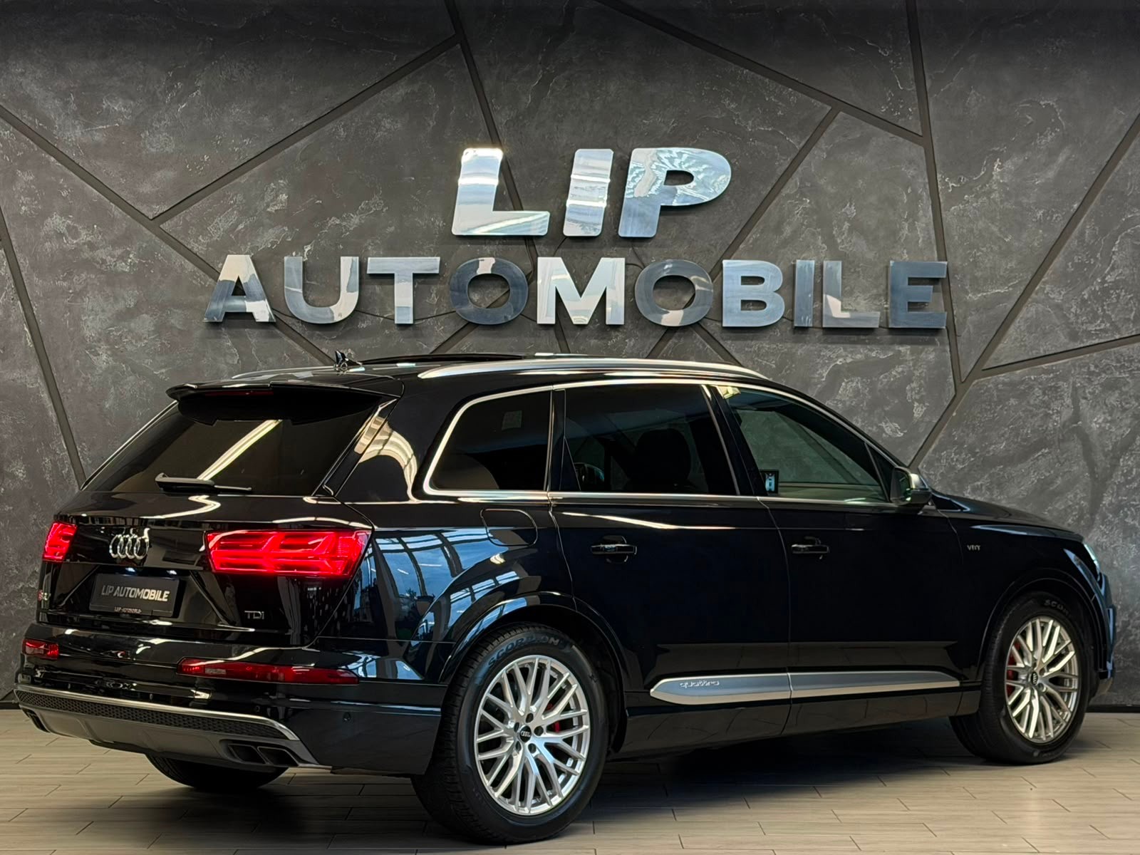 AUDI SQ7 4.0 TDI quattro tiptronic 7plätze-image-5