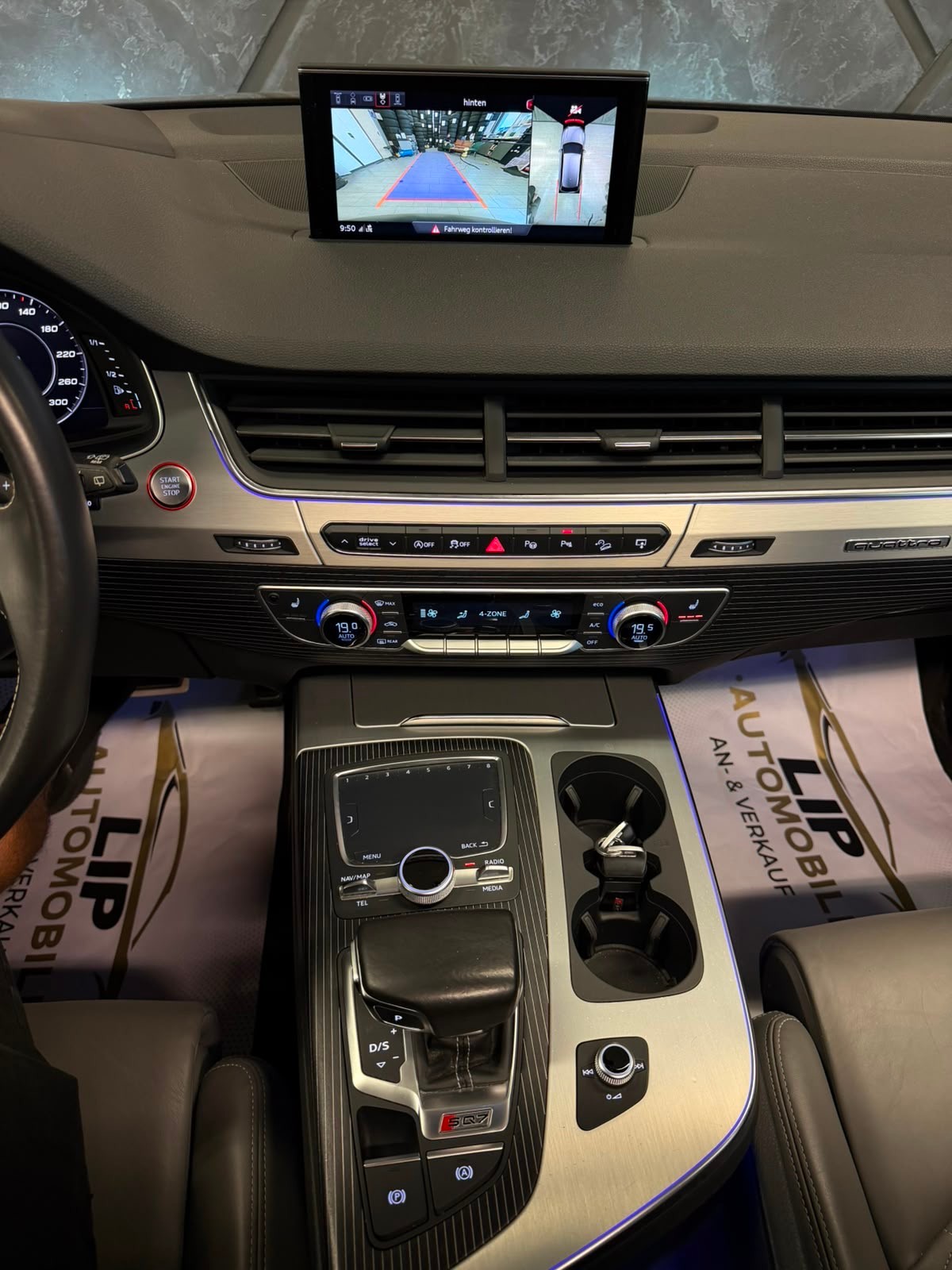 AUDI SQ7 4.0 TDI quattro tiptronic 7plätze-image-13