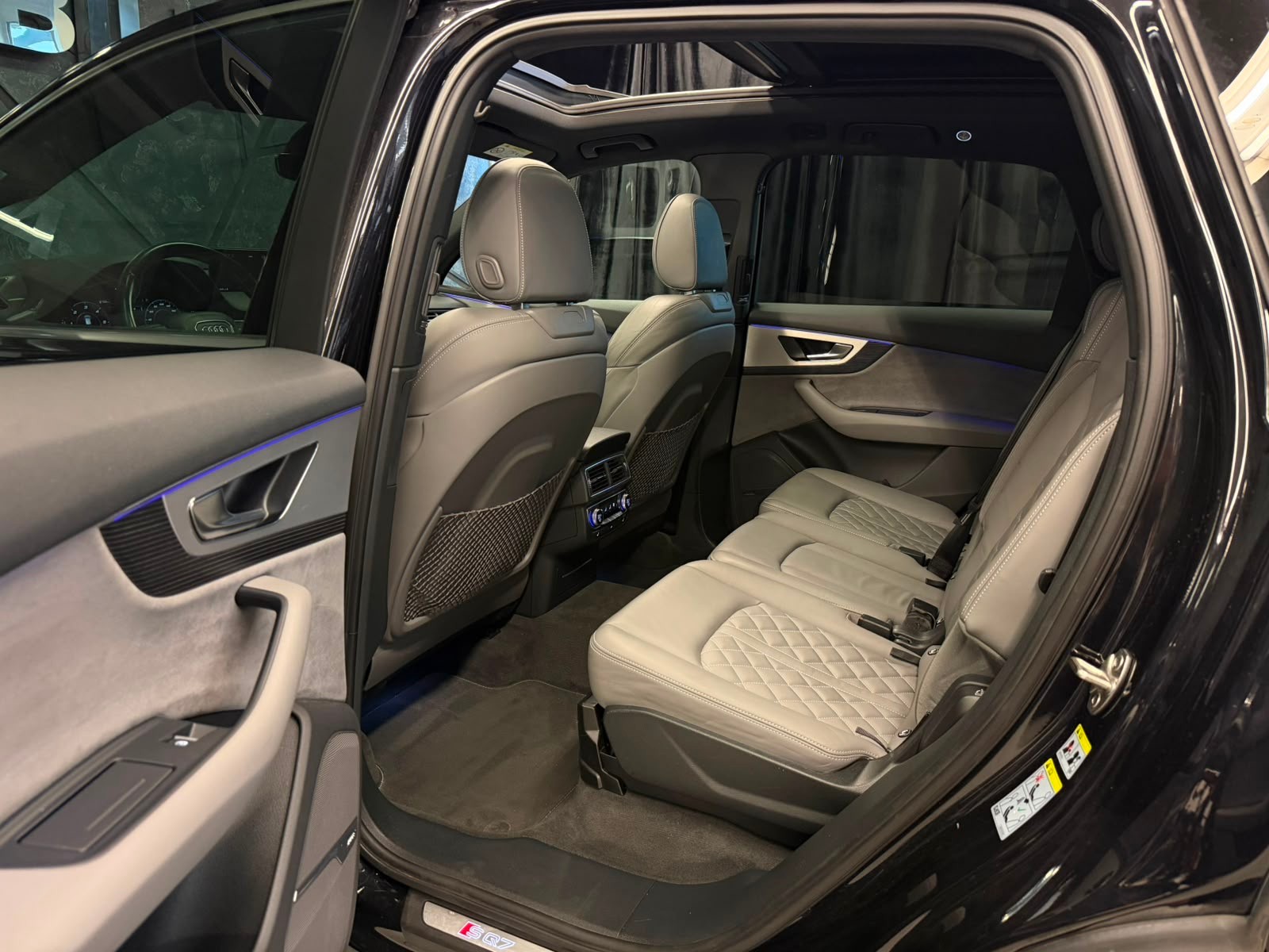 AUDI SQ7 4.0 TDI quattro tiptronic 7plätze-image-11