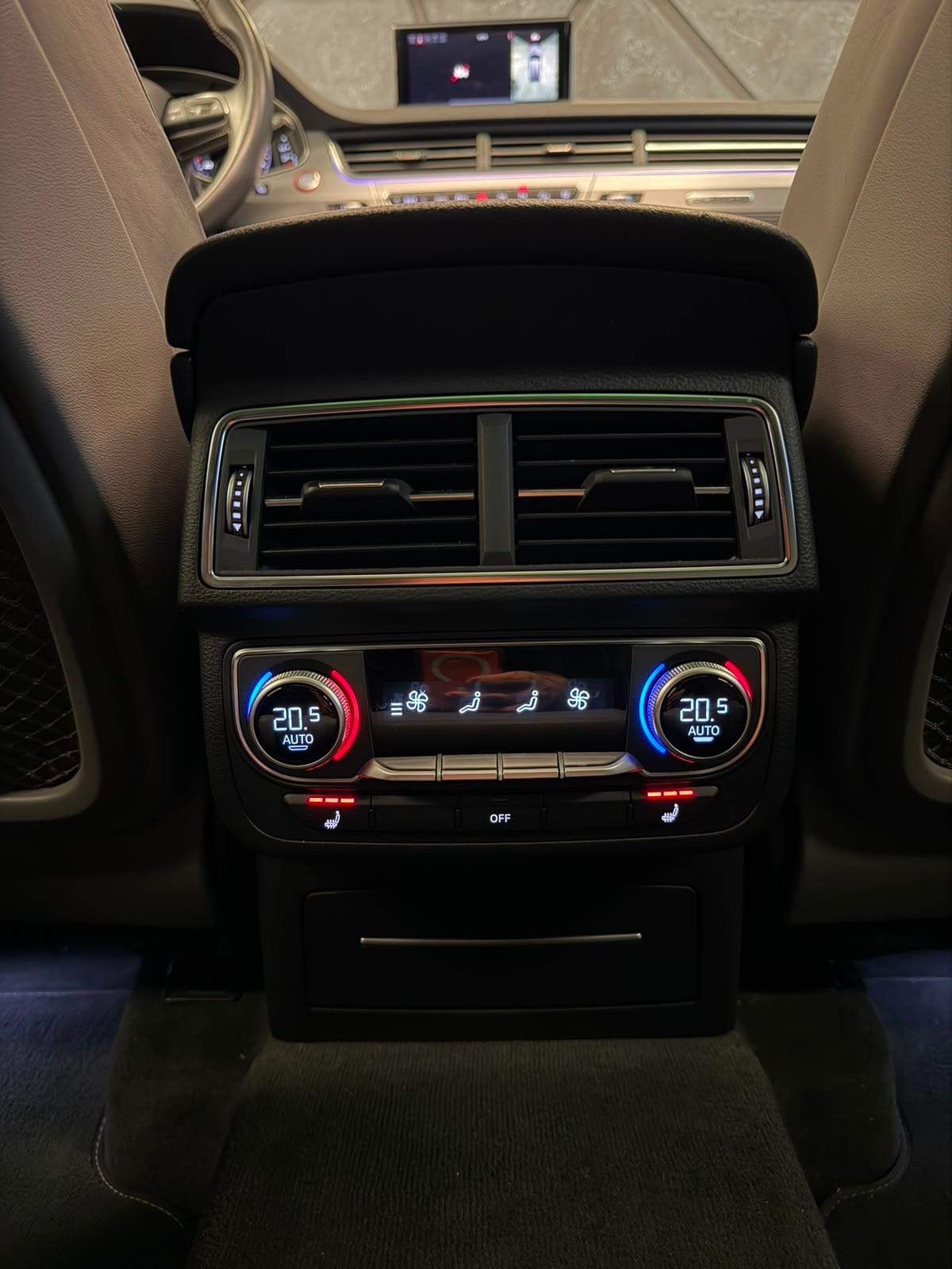 AUDI SQ7 4.0 TDI quattro tiptronic 7plätze-image-12