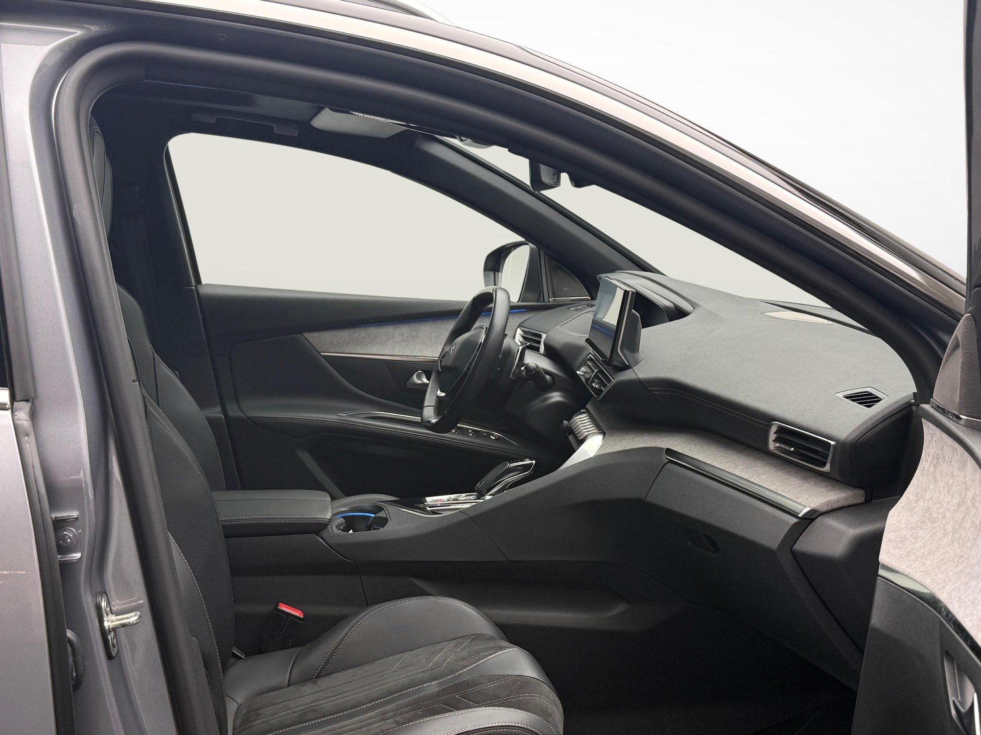PEUGEOT 5008 1.5 BlueHDi GT Pack-image-9