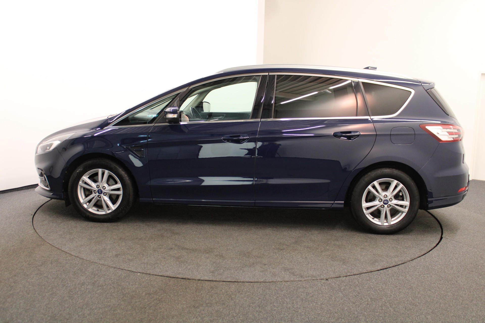FORD S-Max 2.0 TDCi 150 Titanium *LEASING 1.99%*-image-3