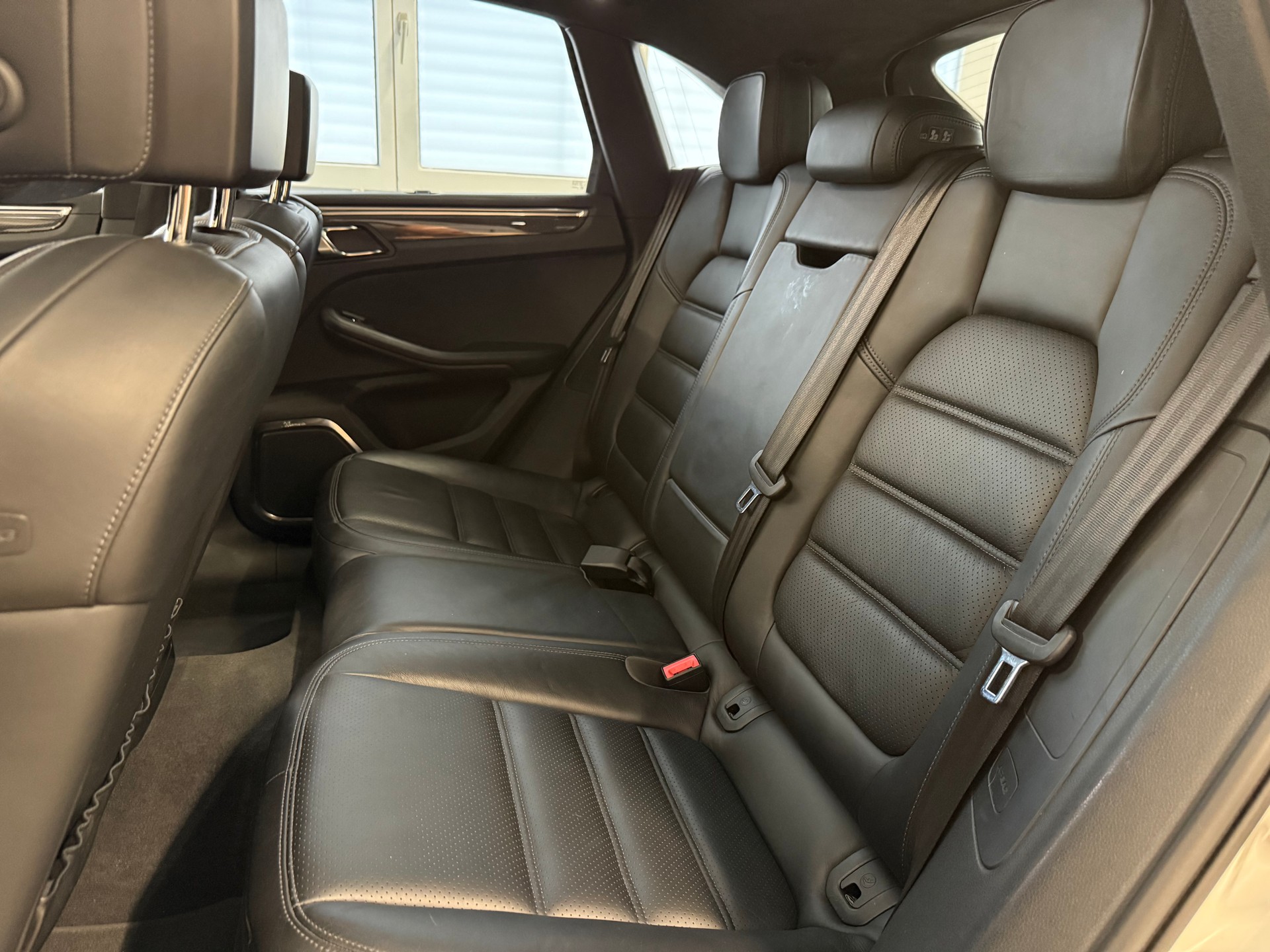 PORSCHE Macan Turbo PDK-image-22