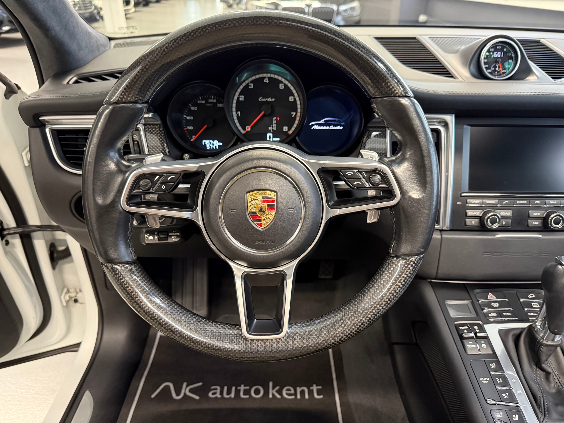 PORSCHE Macan Turbo PDK-image-9