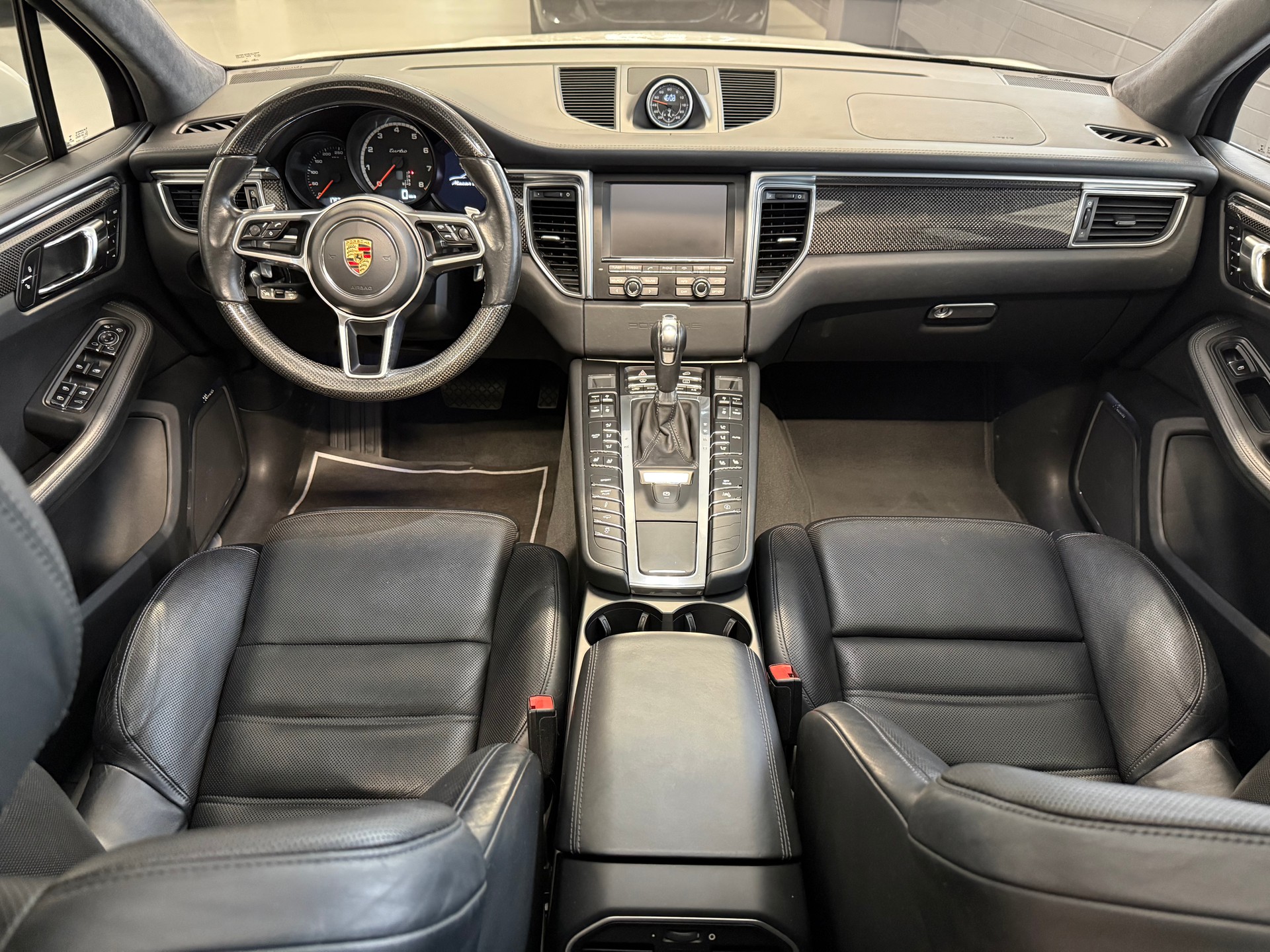 PORSCHE Macan Turbo PDK-image-19
