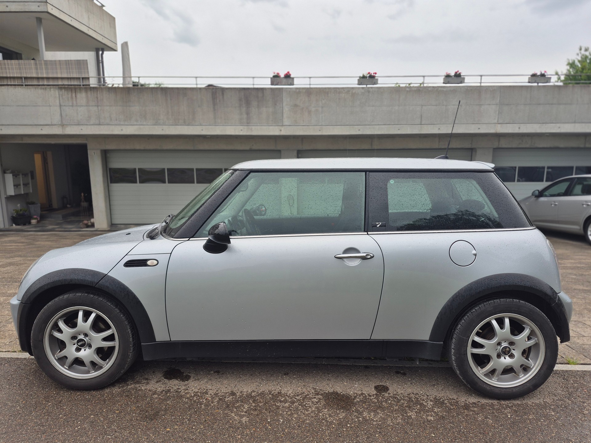 MINI One-image-8