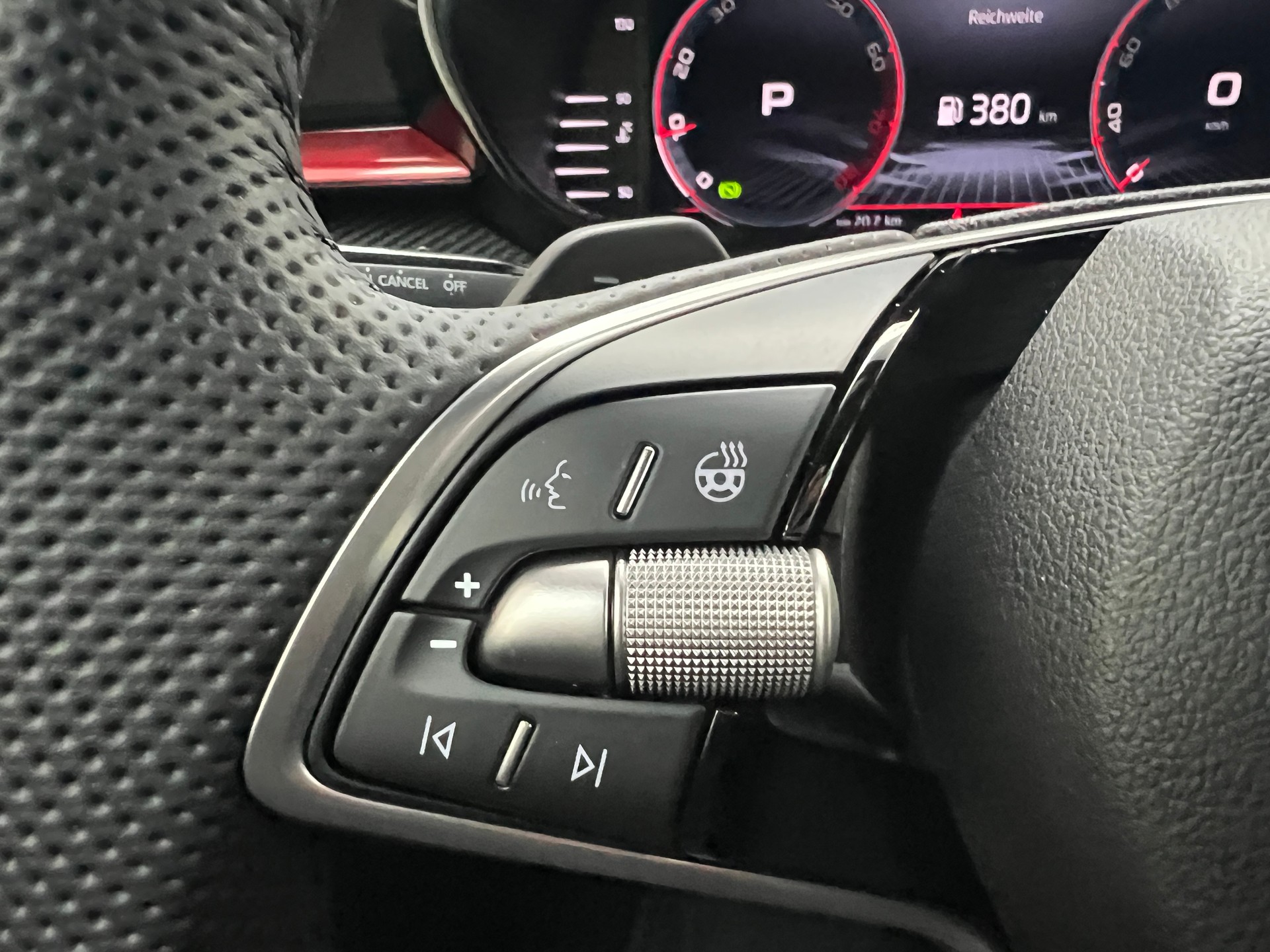 SKODA Fabia 1.5 TSI Monte Carlo DSG / 5 Jahre Garantie-image-12