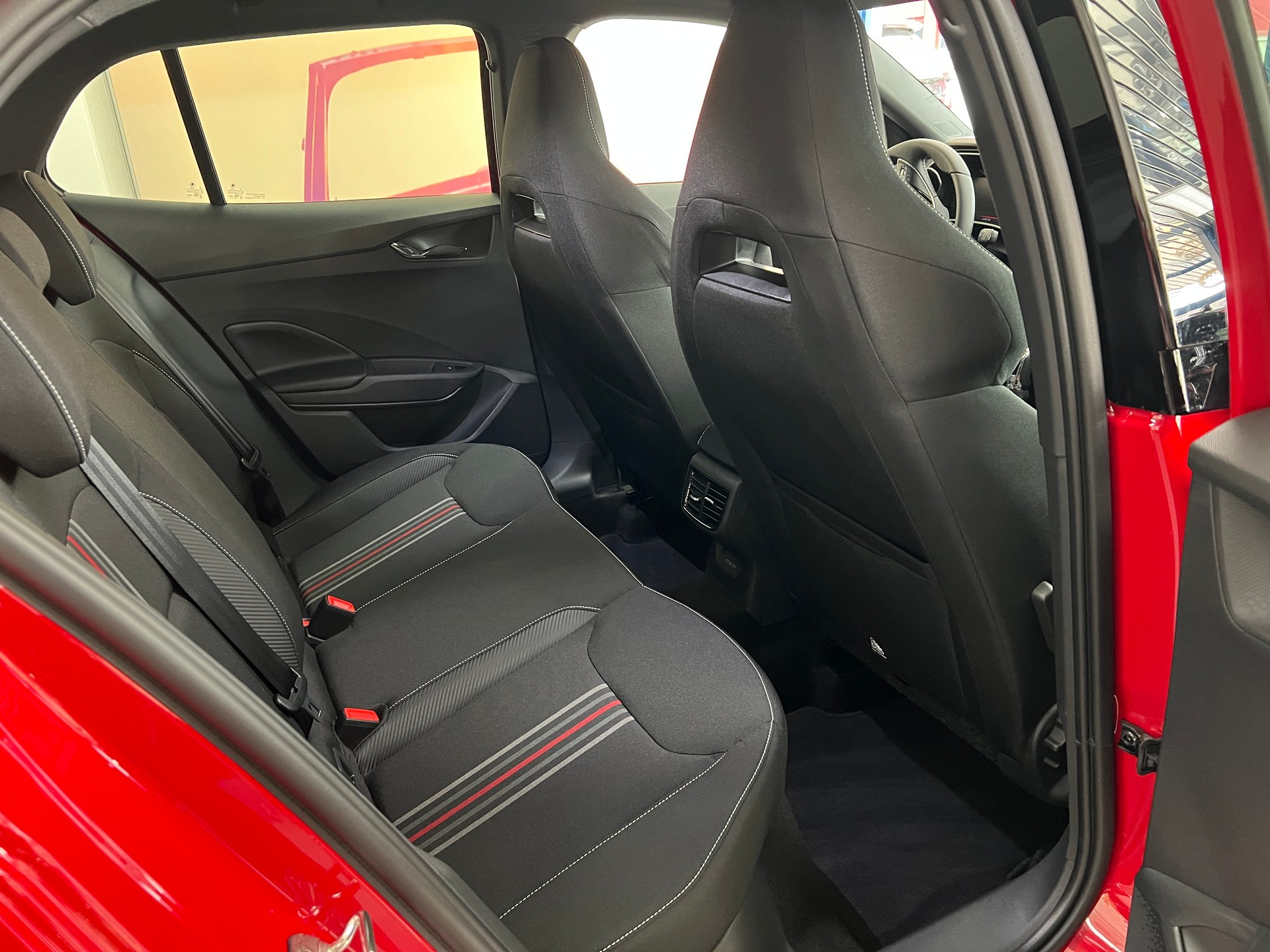 SKODA Fabia 1.5 TSI Monte Carlo DSG / 5 Jahre Garantie-image-5