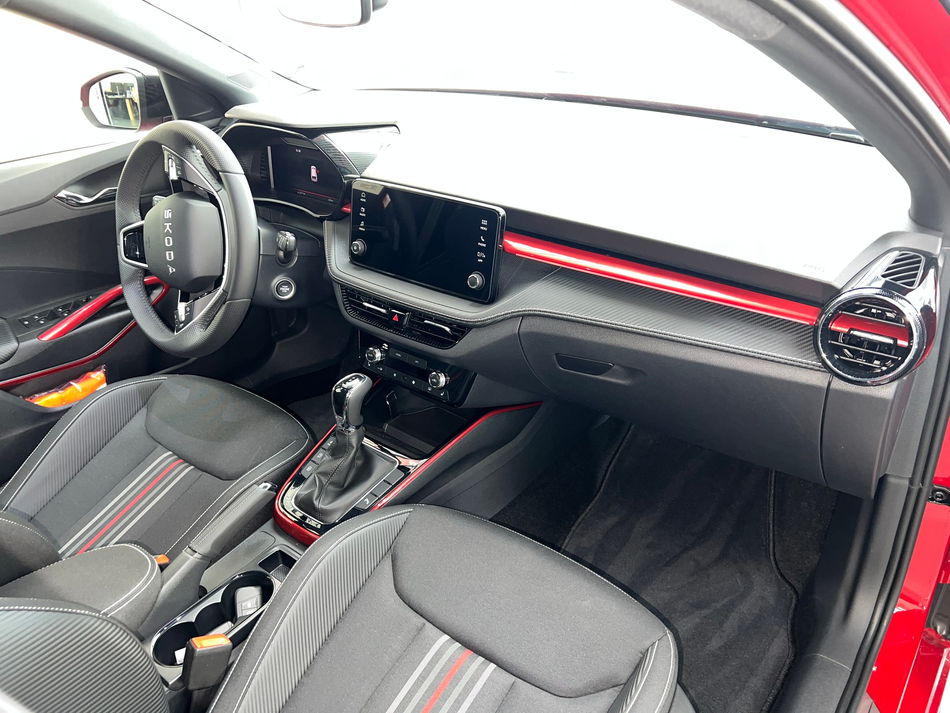 SKODA Fabia 1.5 TSI Monte Carlo DSG / 5 Jahre Garantie-image-8