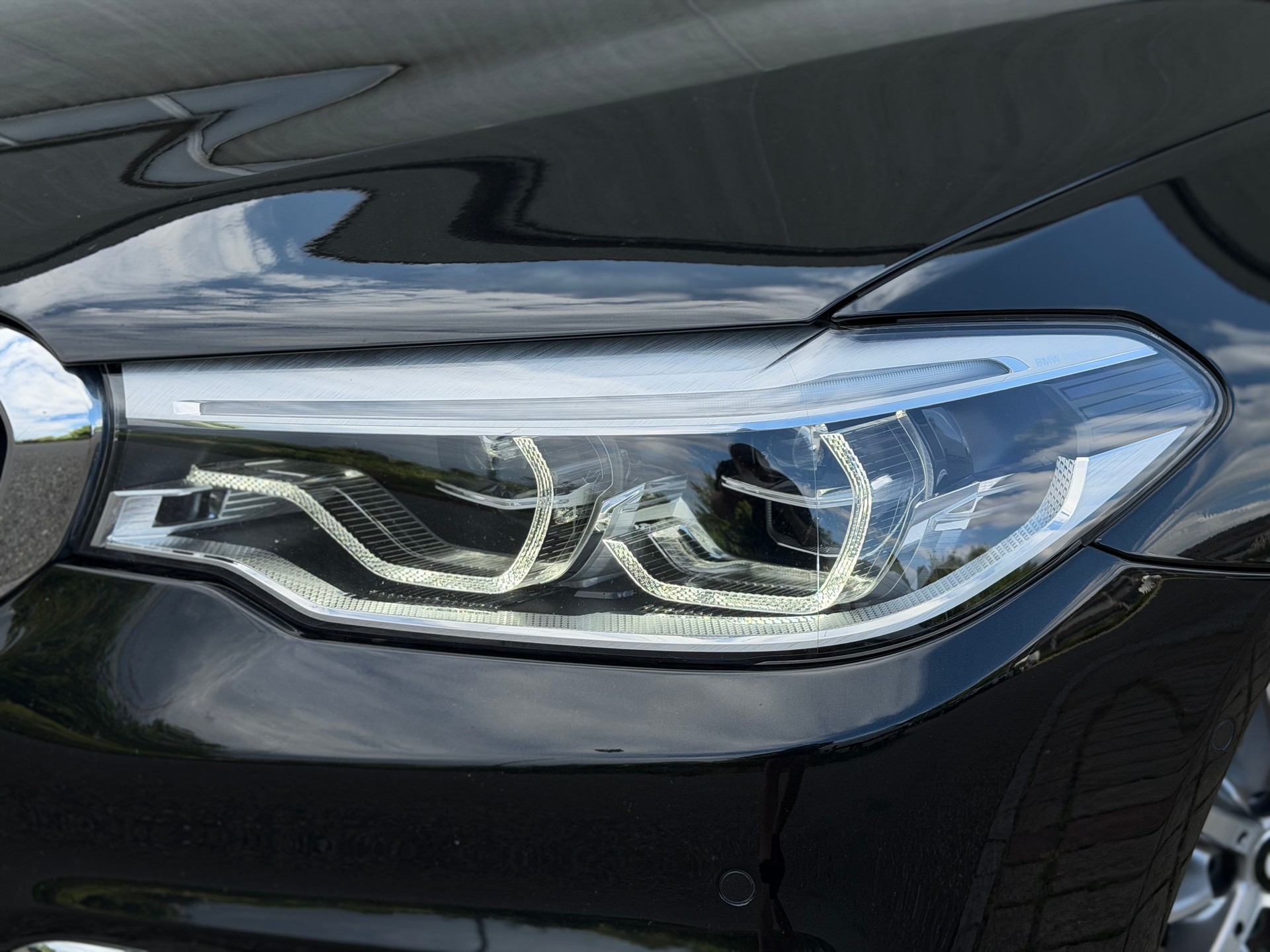 BMW 530d xDrive Touring Luxury Line Steptronic-image-21